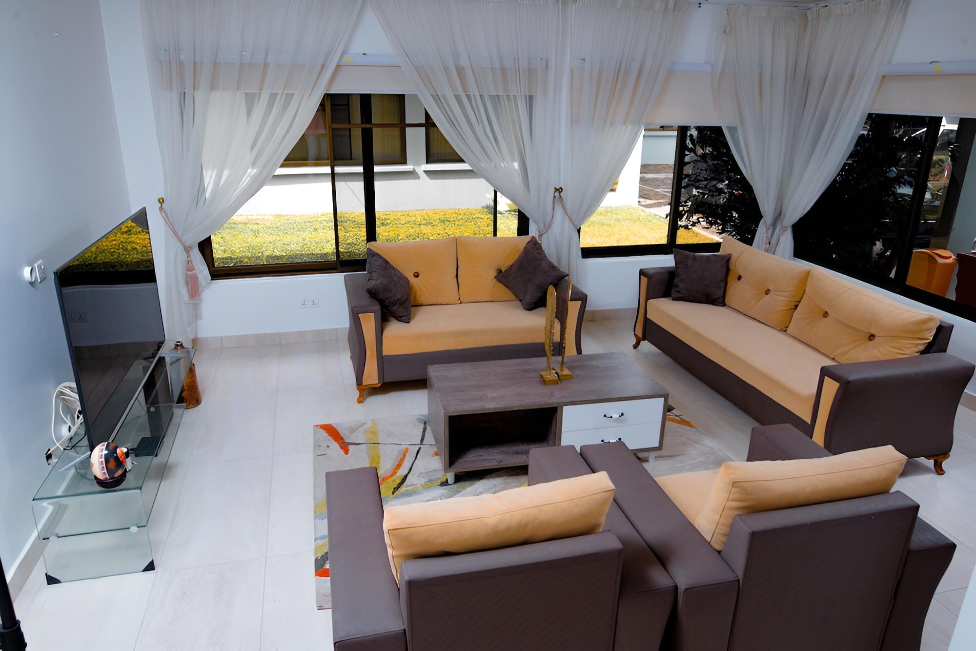 The 2 Bed Granite Courtyard Apt.