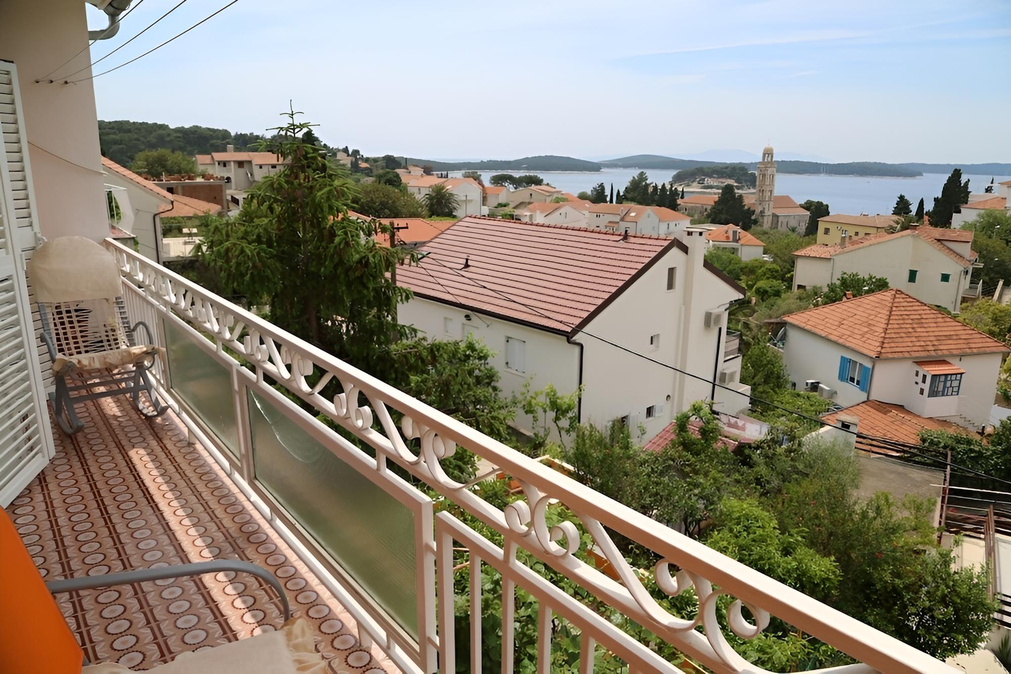 Tomi - Beautiful View - A1 view 4