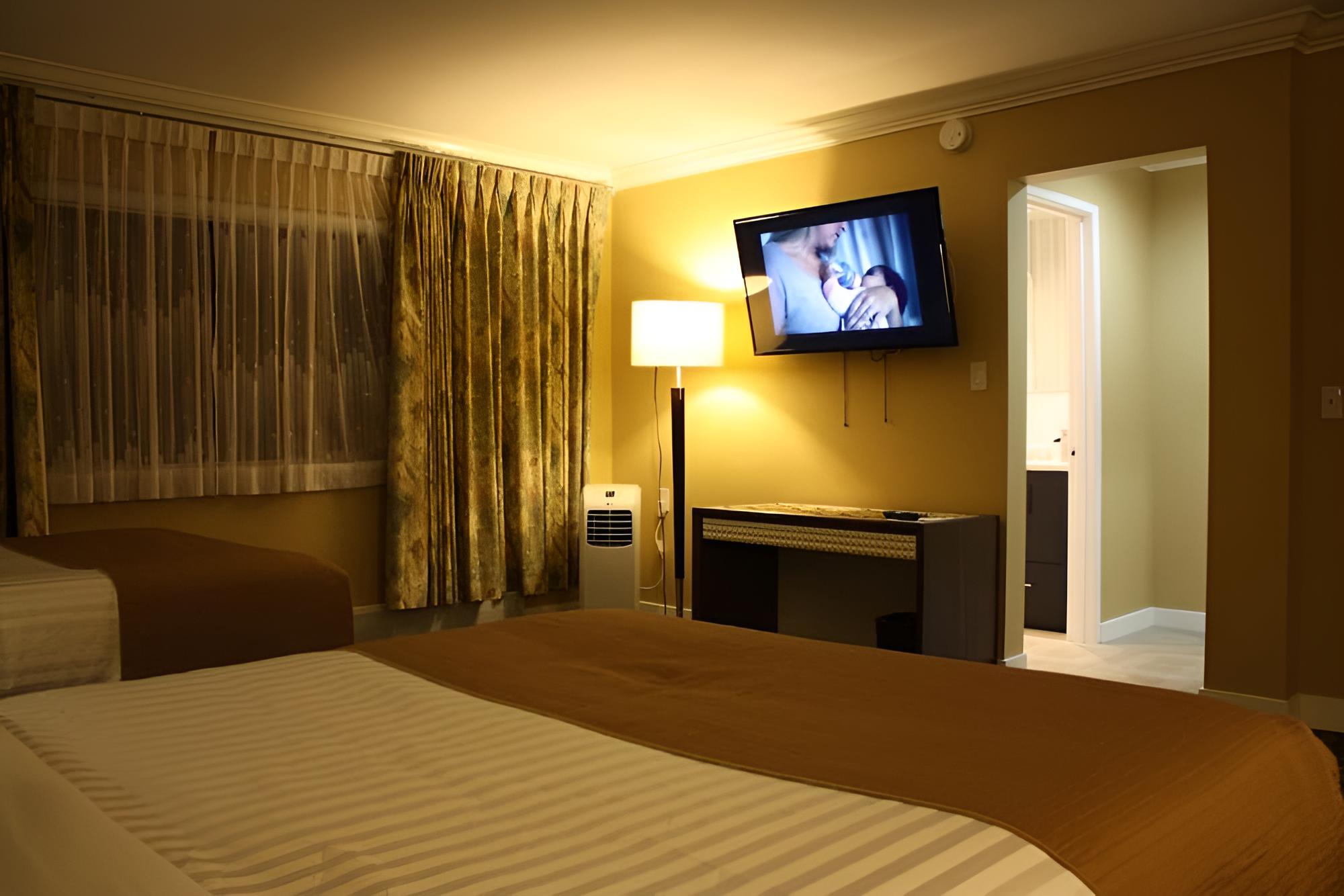 The Deluxe Hotel Vancouver