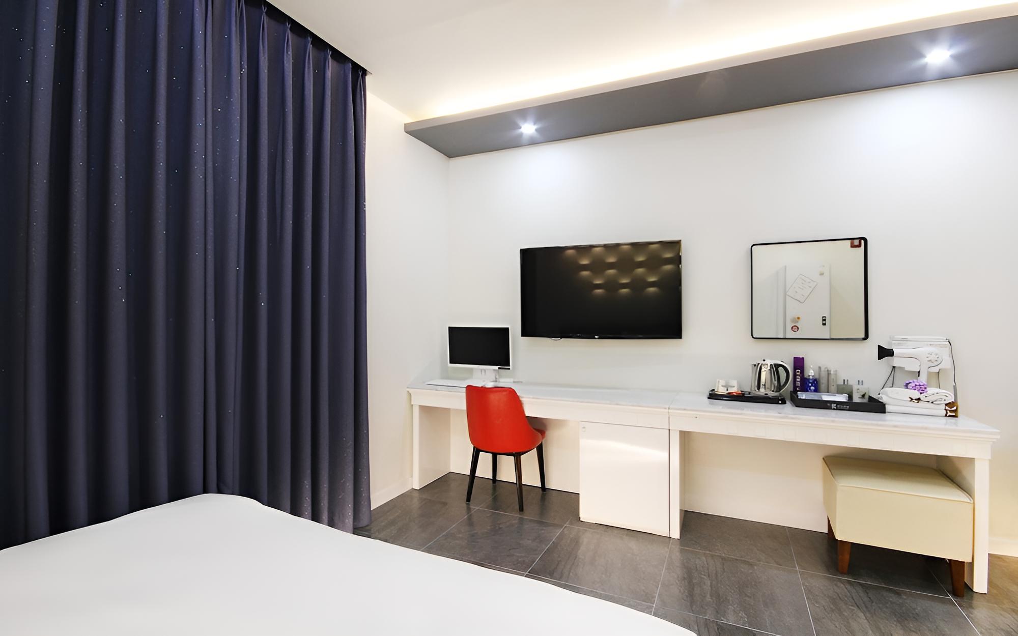 Muan Hotel The K