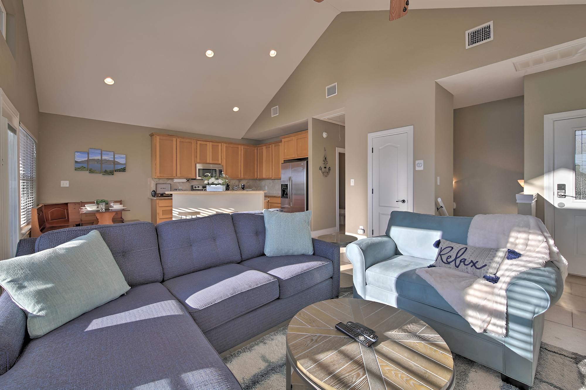 House w/ Outdoor Oasis < 3 Miles From Canyon Lake!