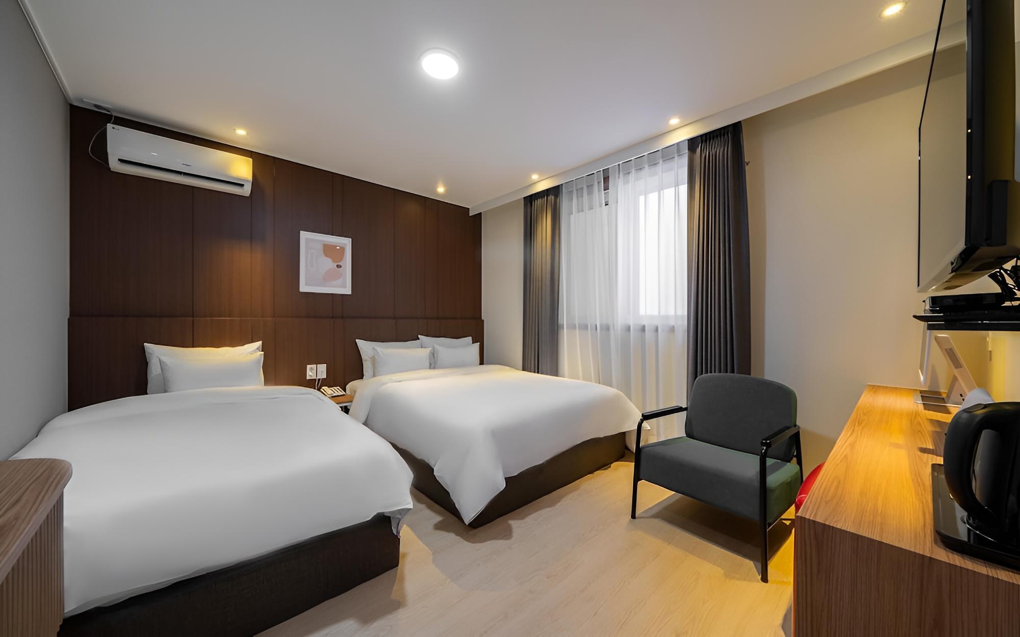 Tongyeong Hound Hotel Tongyeong Hangnam