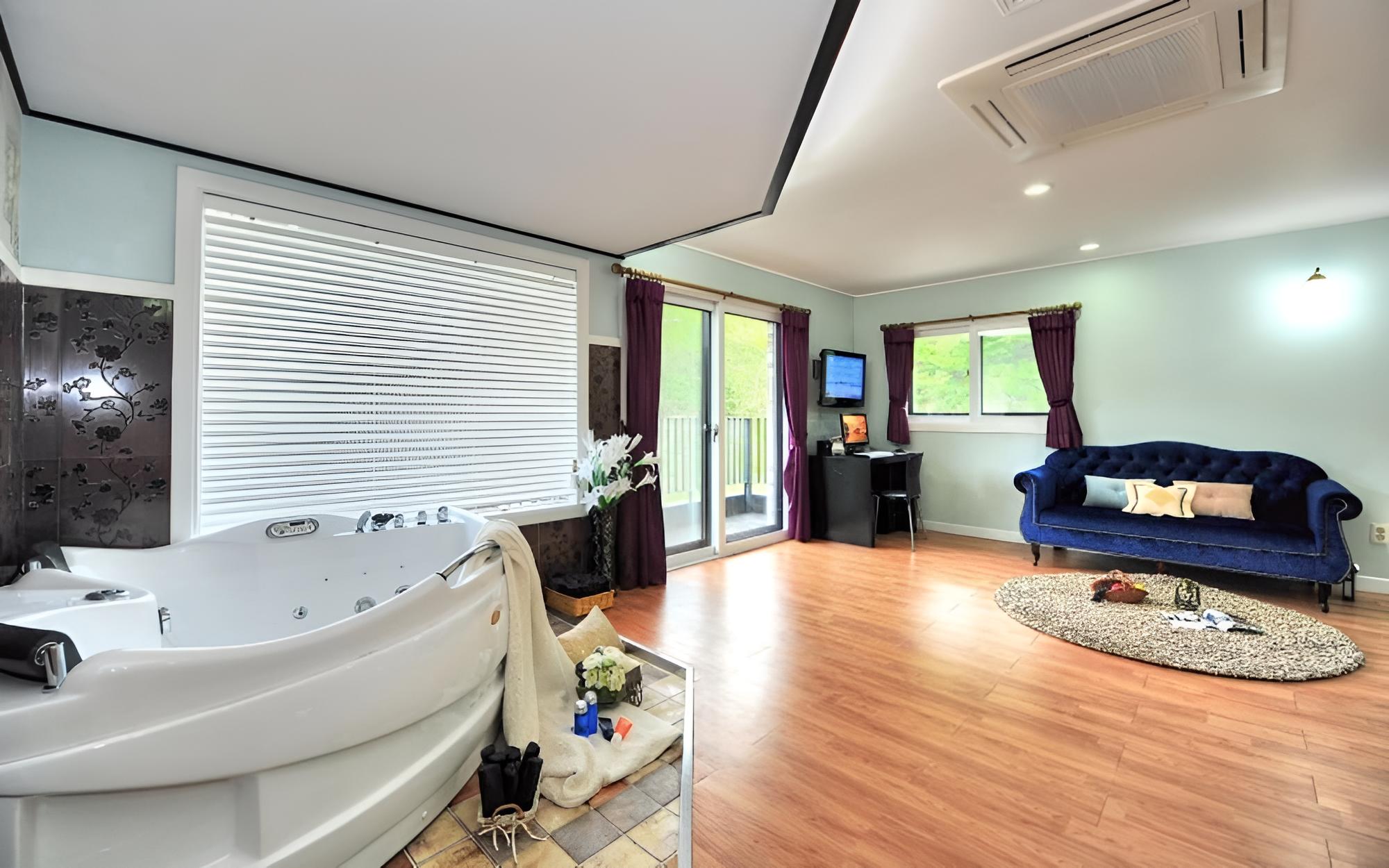 Sokcho Olive Spa Pension