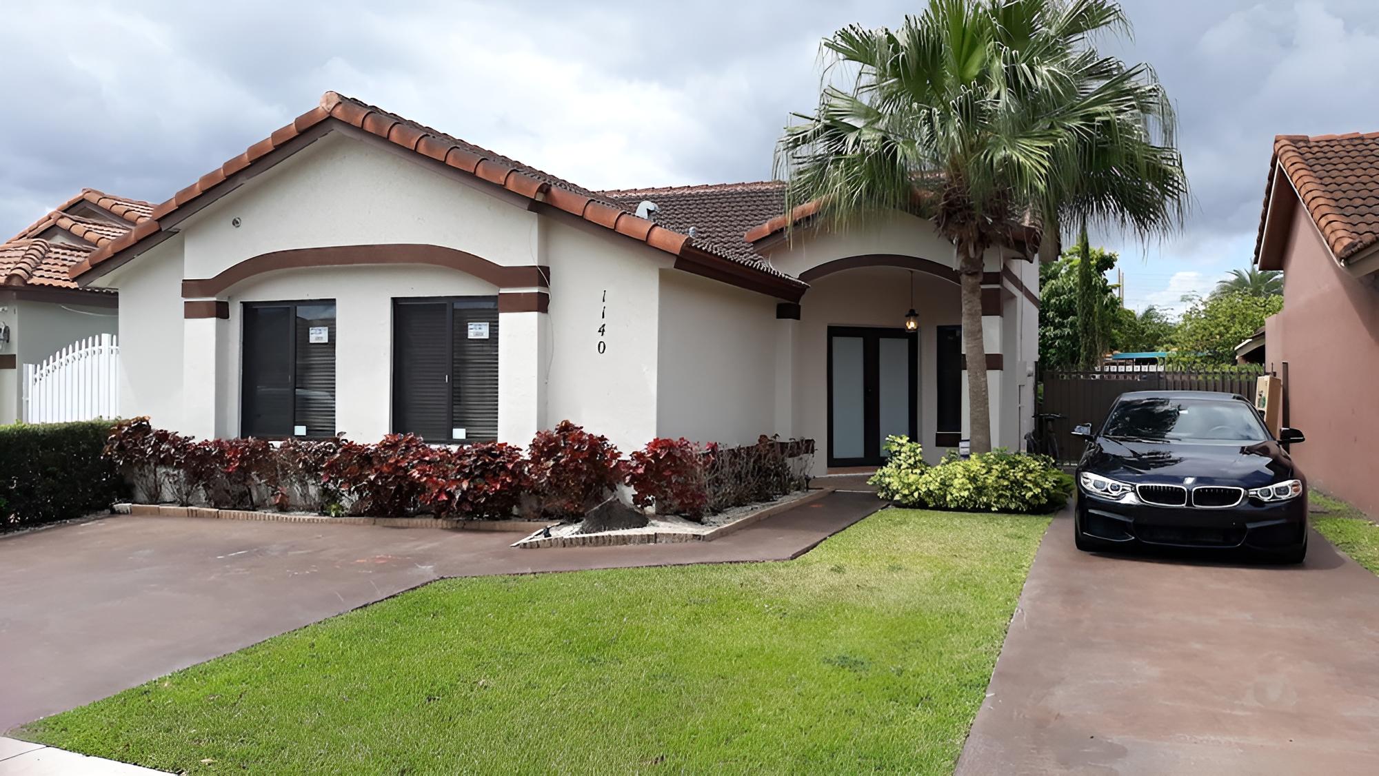 Hennessey House Florida photo 2