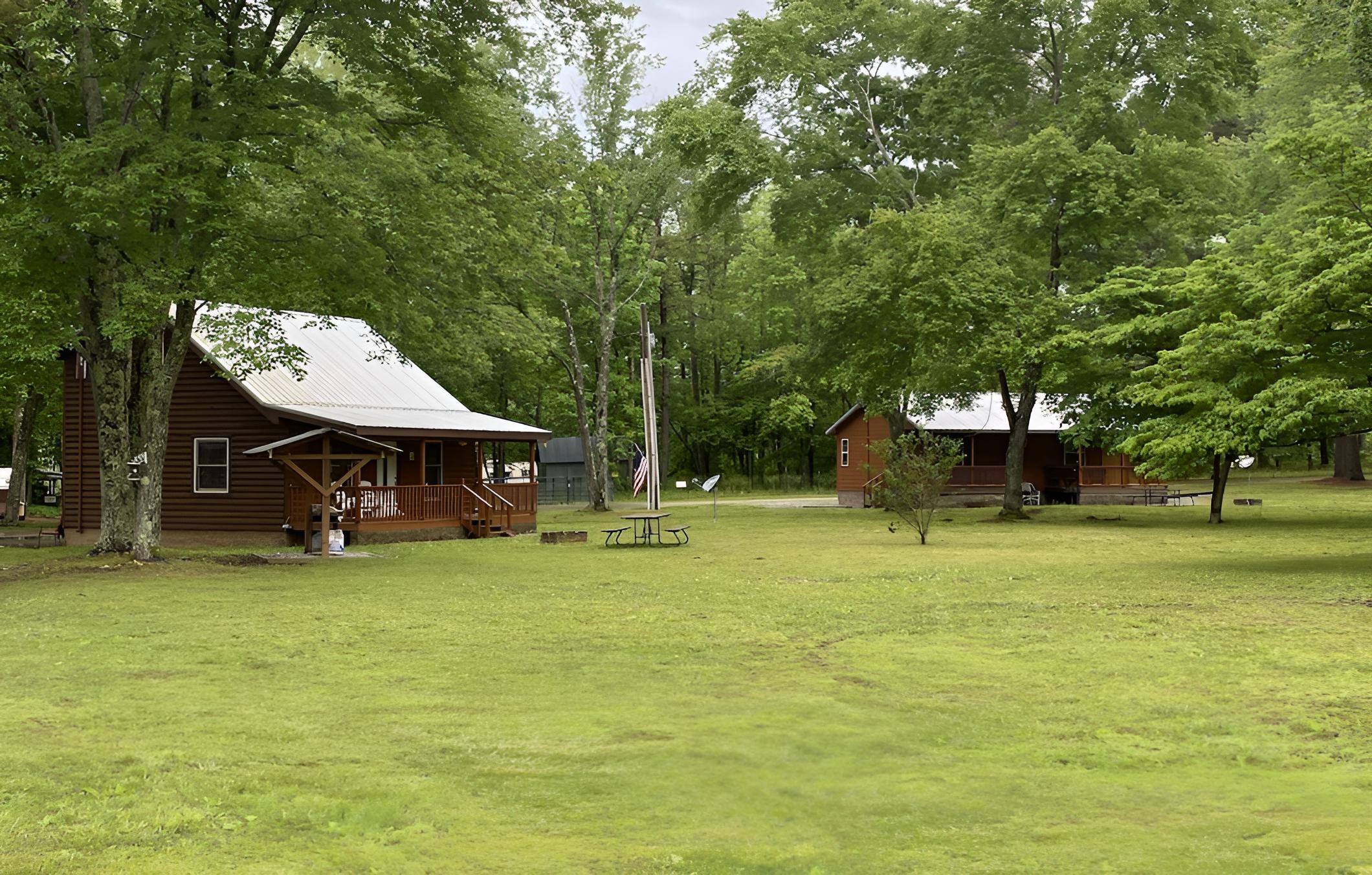 Little Tracks Cabins