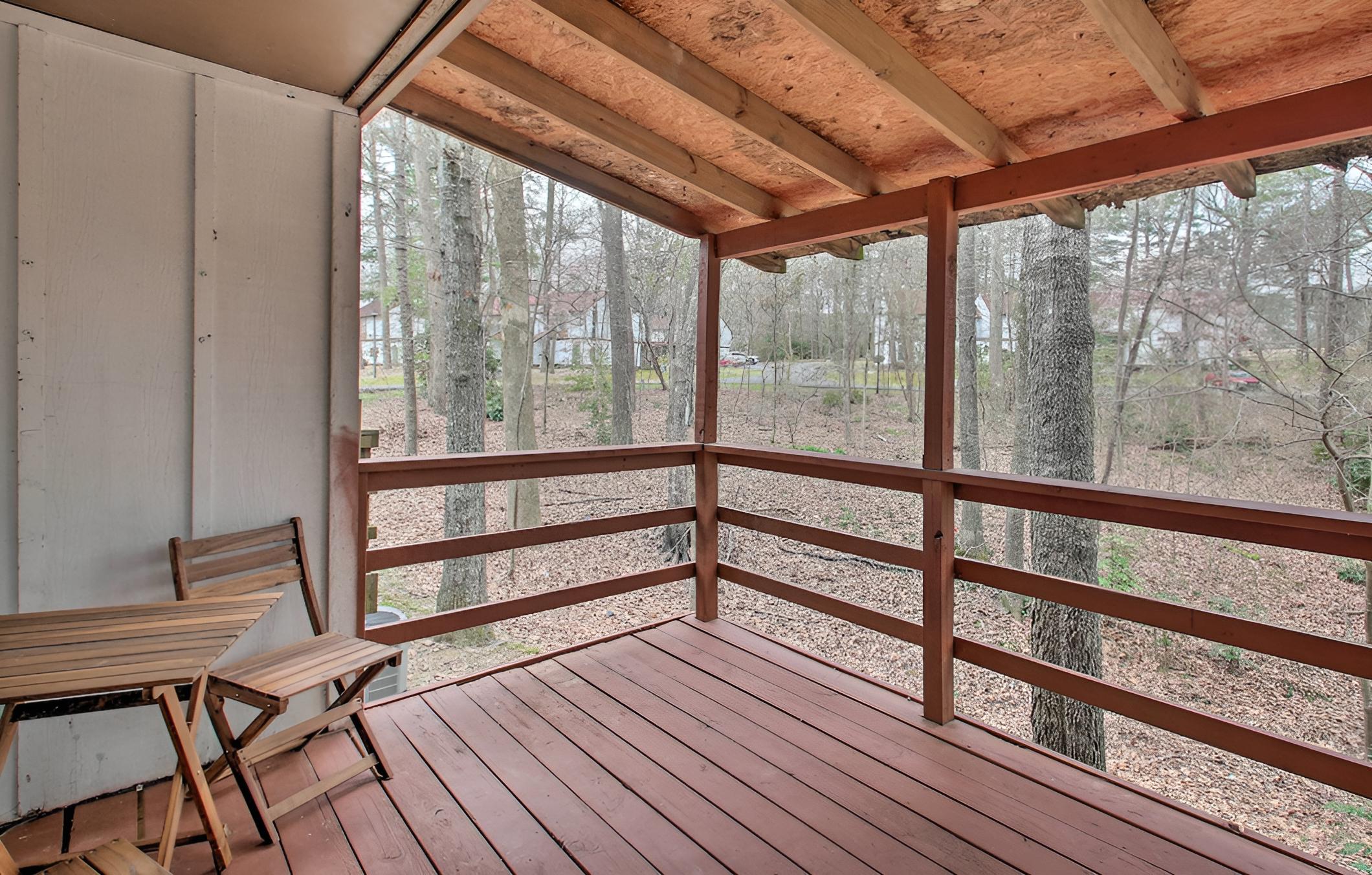Hot Springs Townhome w/ Deck + 7 Golf Courses
