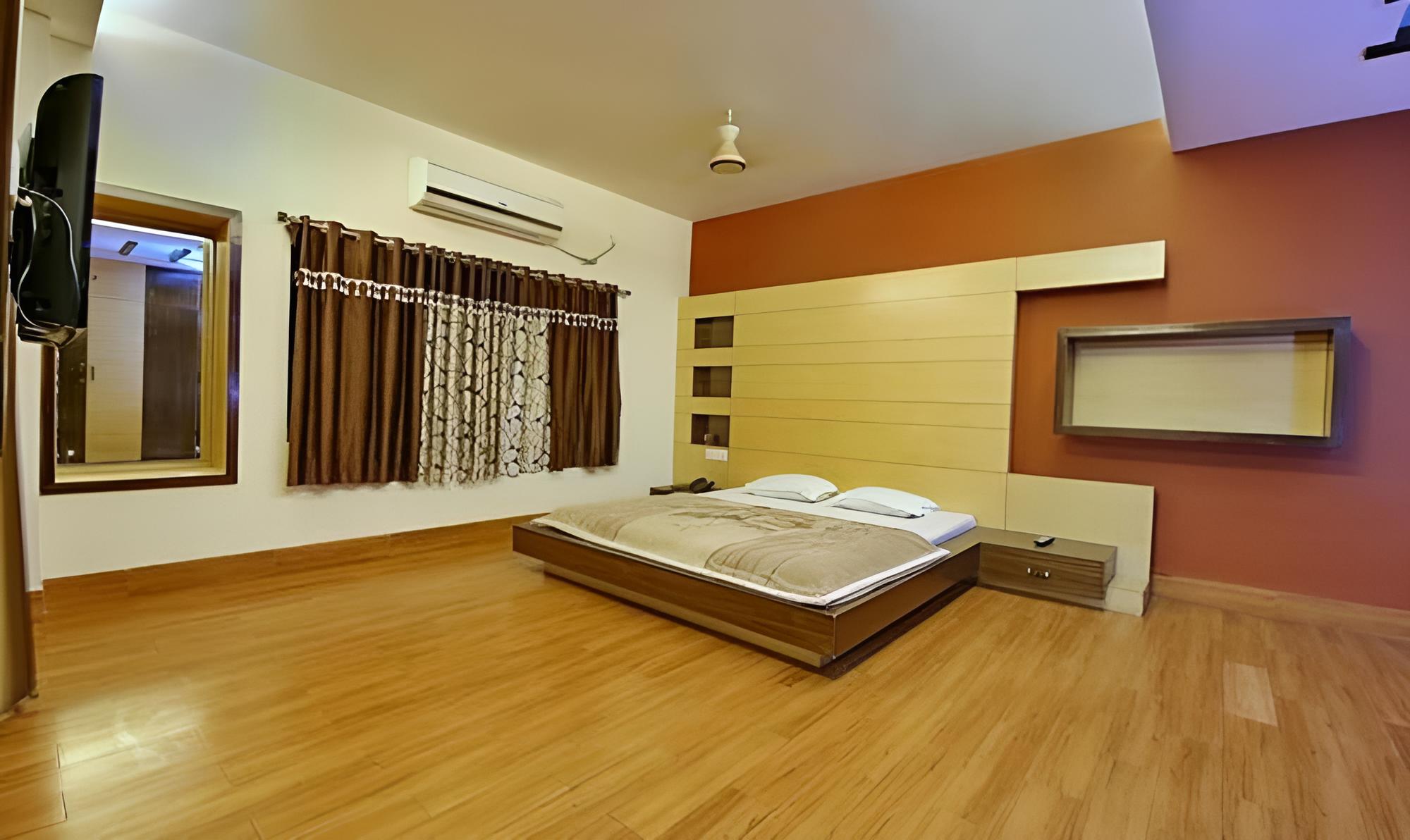 Fabhotel Prime The Hindustan Residency