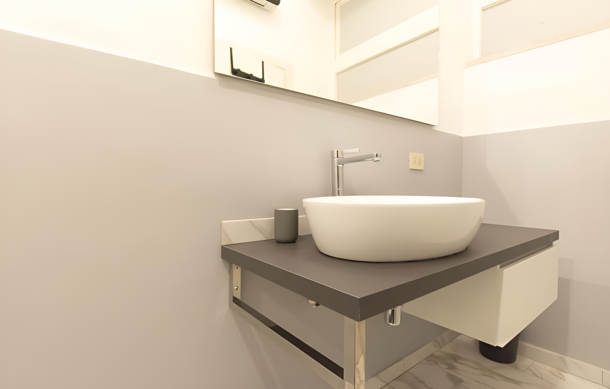 Rm-h501-qufo5a2 - Cozy Tritone