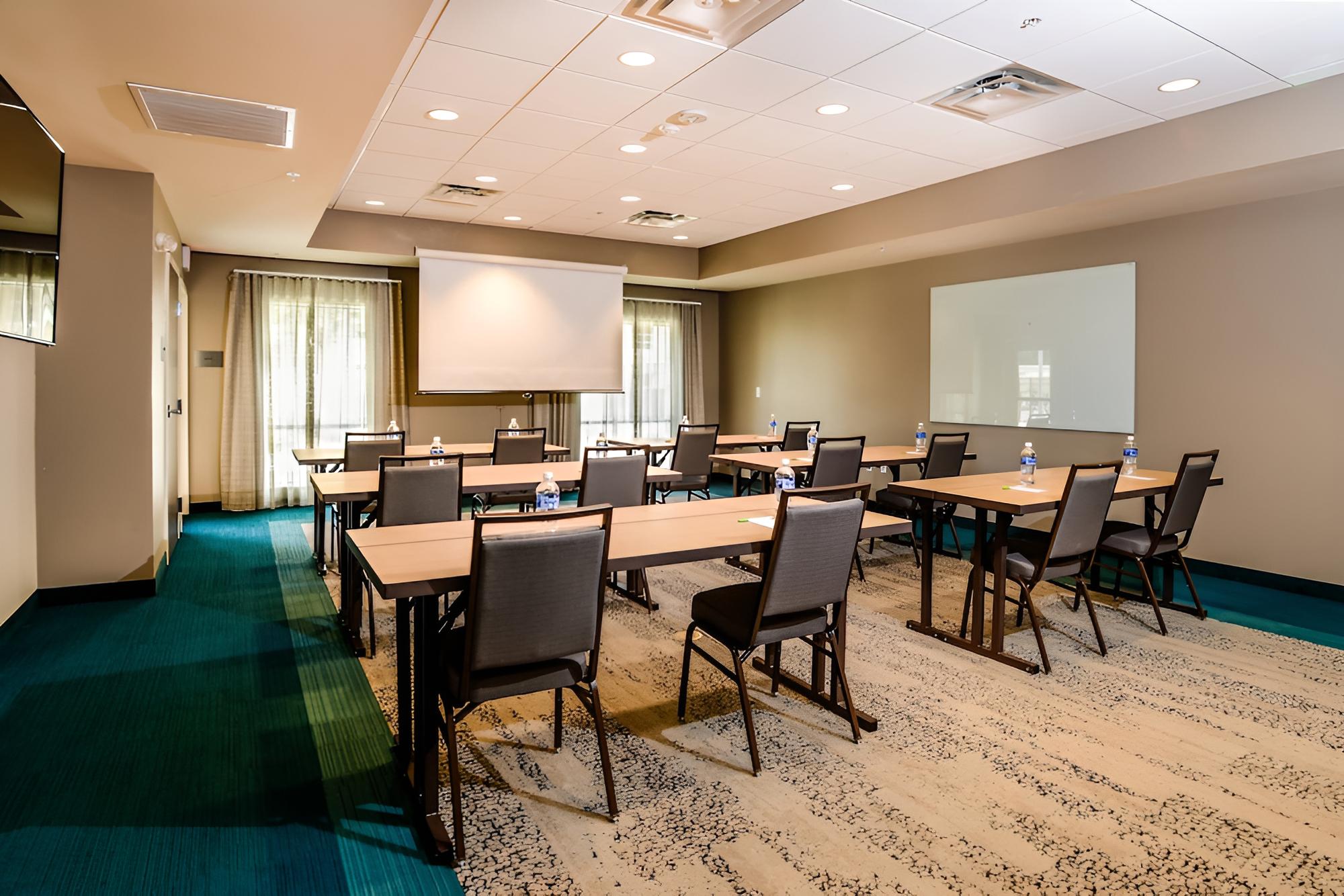 Courtyard by Marriott Lake Charles