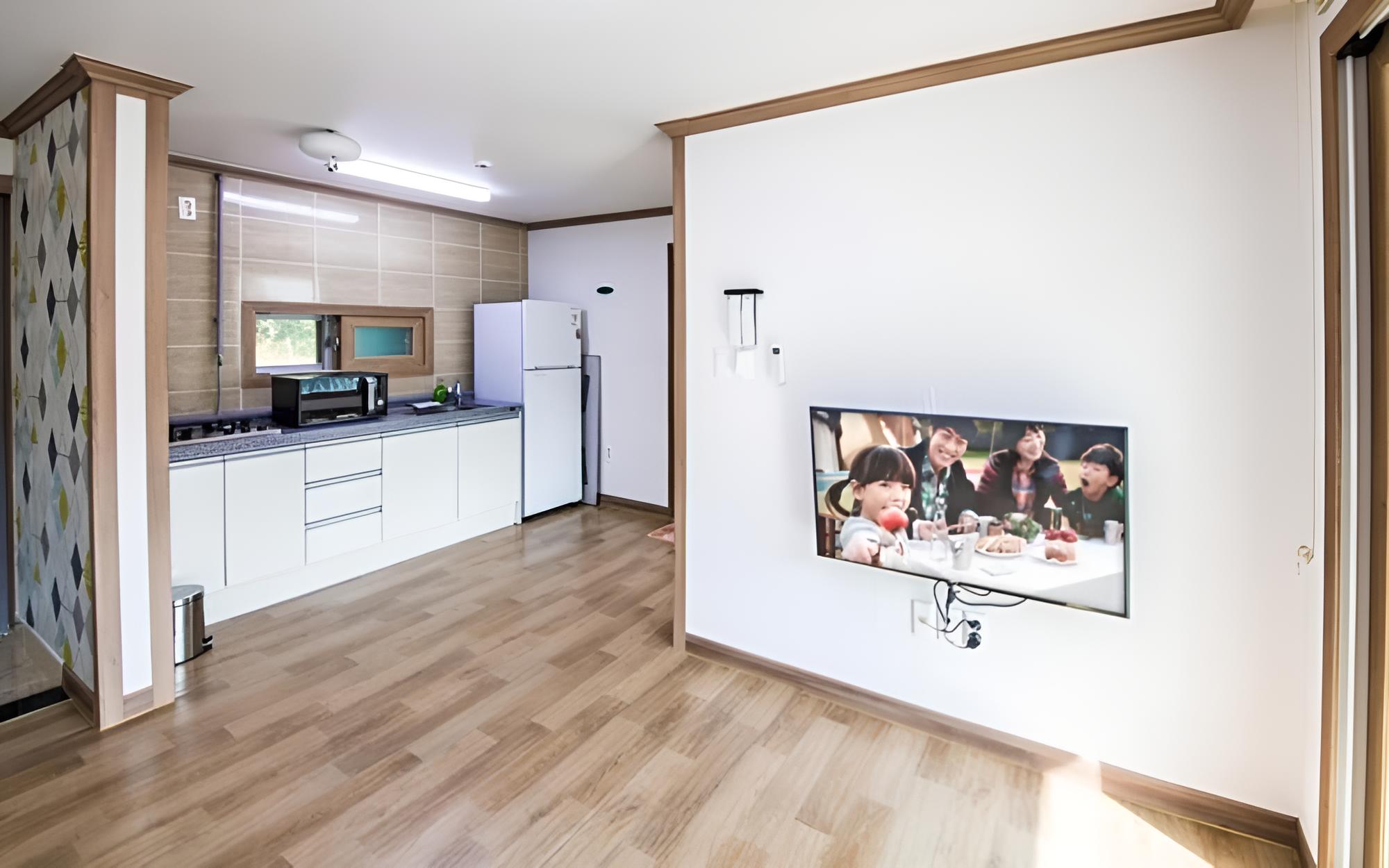 Tongyeong Chuckpo Sunshine Pension view 4