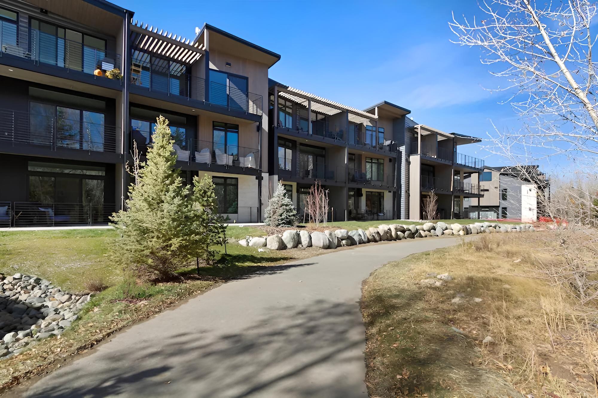 New Luxury Condo River View Sounds Patio Hot Tub, Bilde 39