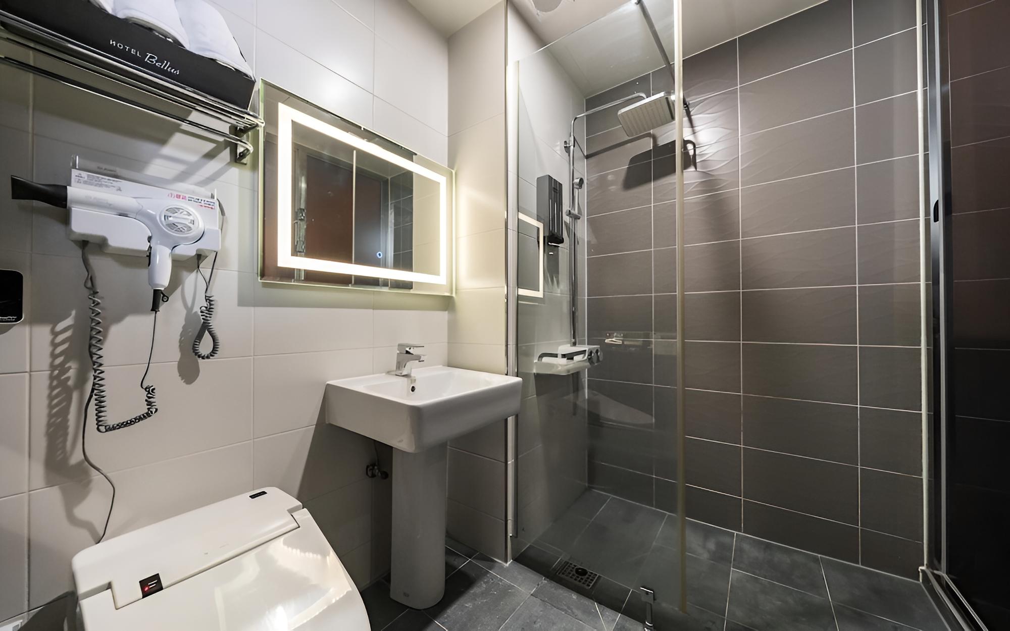 Jangan Hotel Bellus