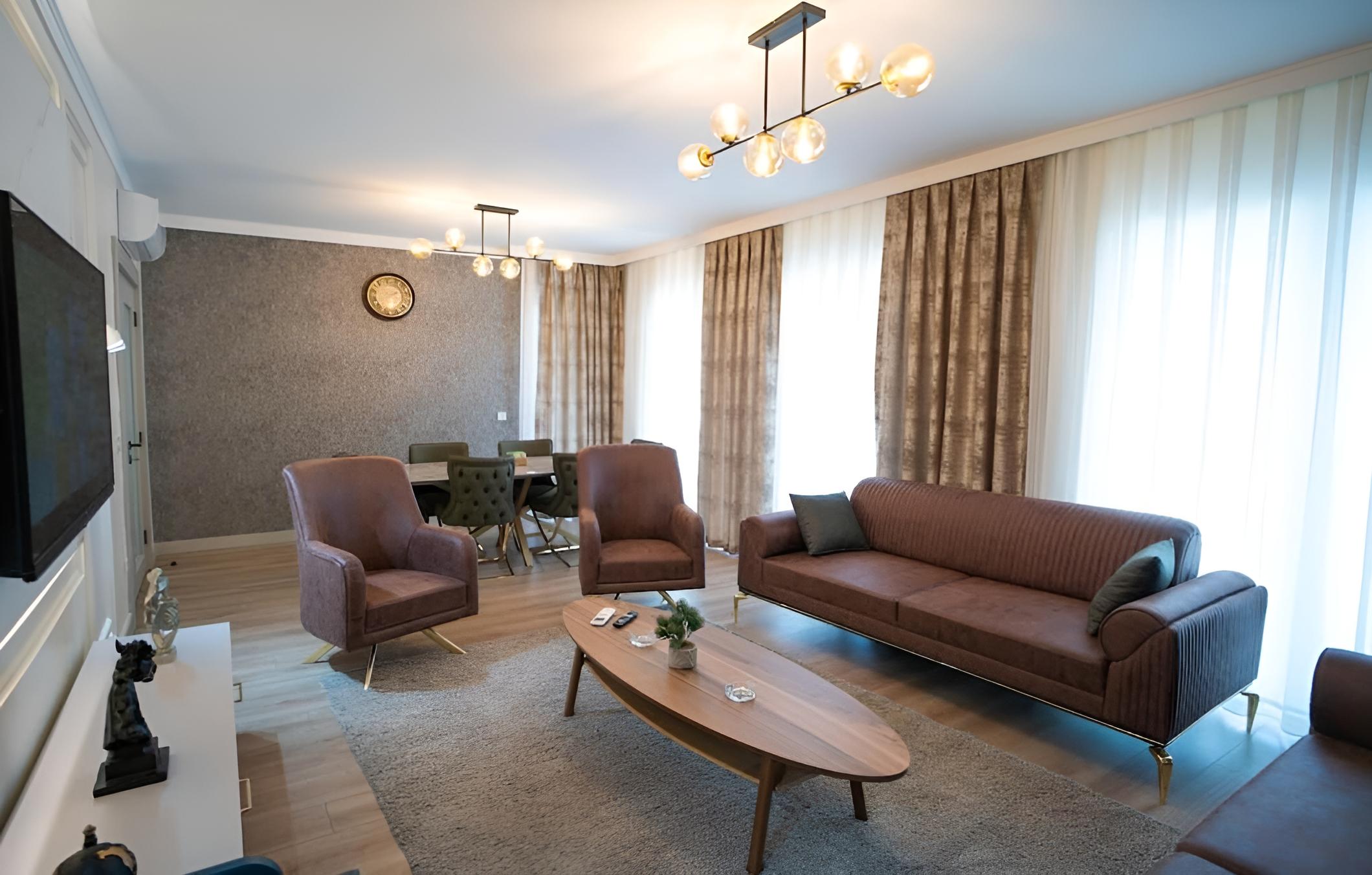 3 B Luxury Apt Near Arena Park AVM