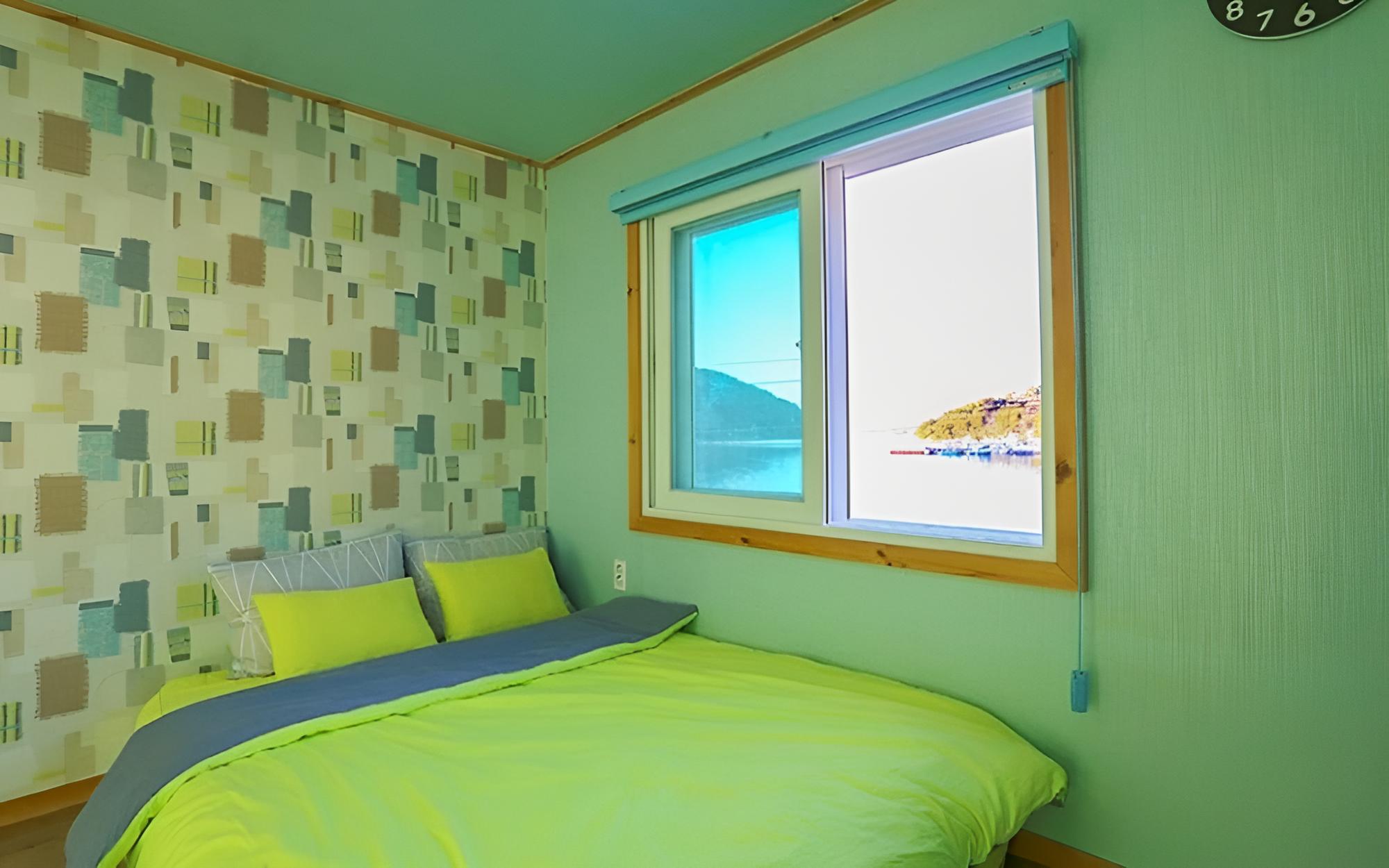 Tongyeong Gold Coast Pension view 2