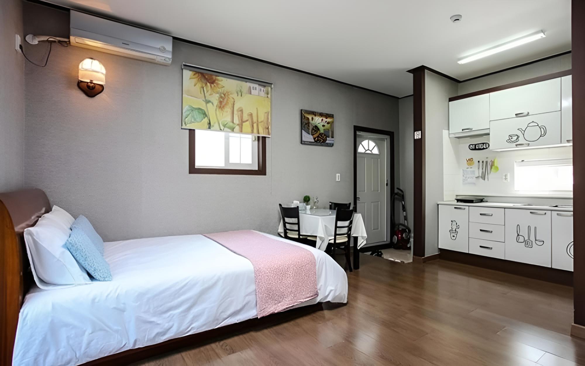 Hongcheon Gangbyeonuisuchaehwa Pension view 5
