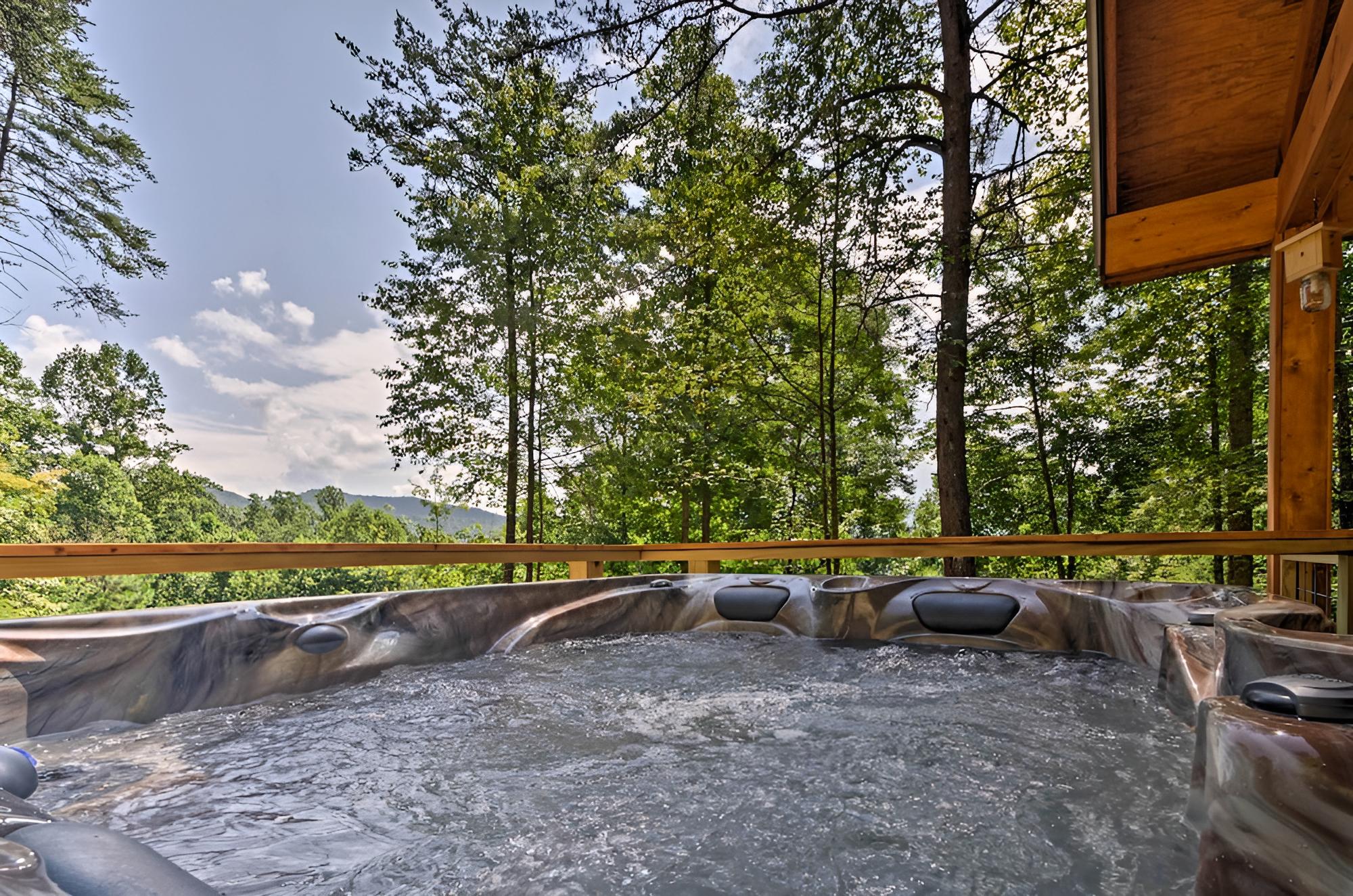 Bryson City Studio w/ Hot Tub - Near Nantahala!