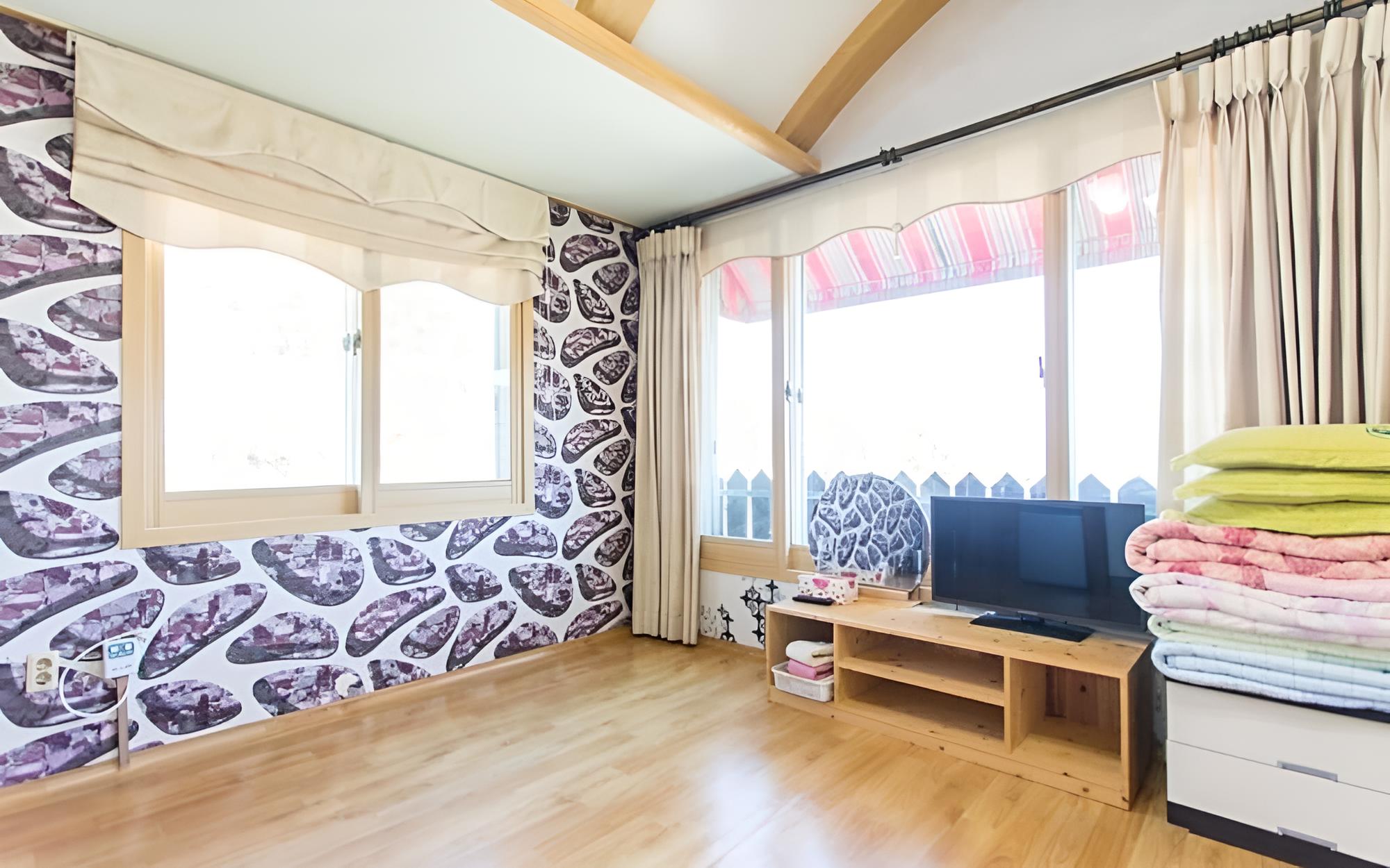 Yeosu Punggyeonghwa Pension view 3