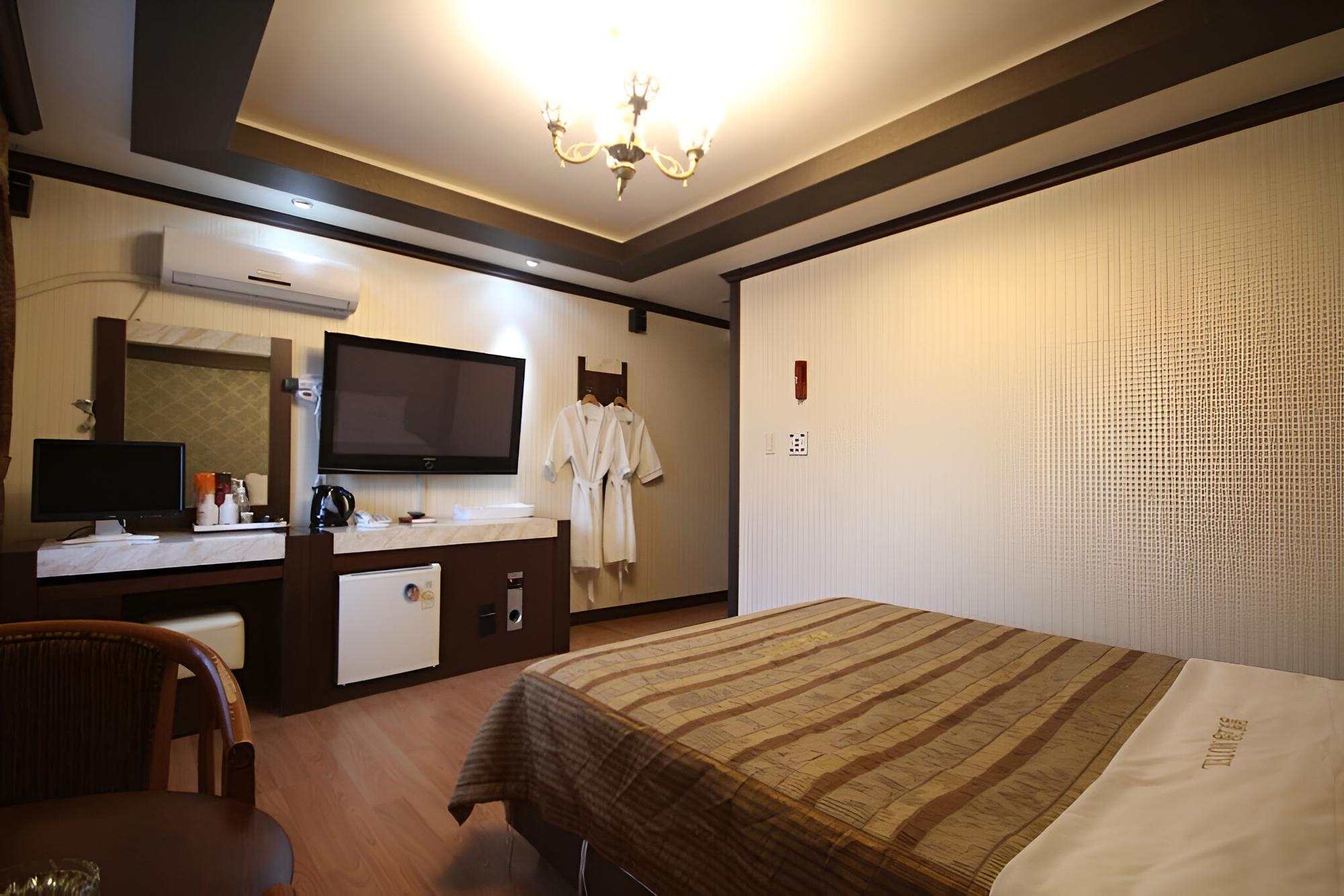 Gunsan Mulbitgoeul view 2