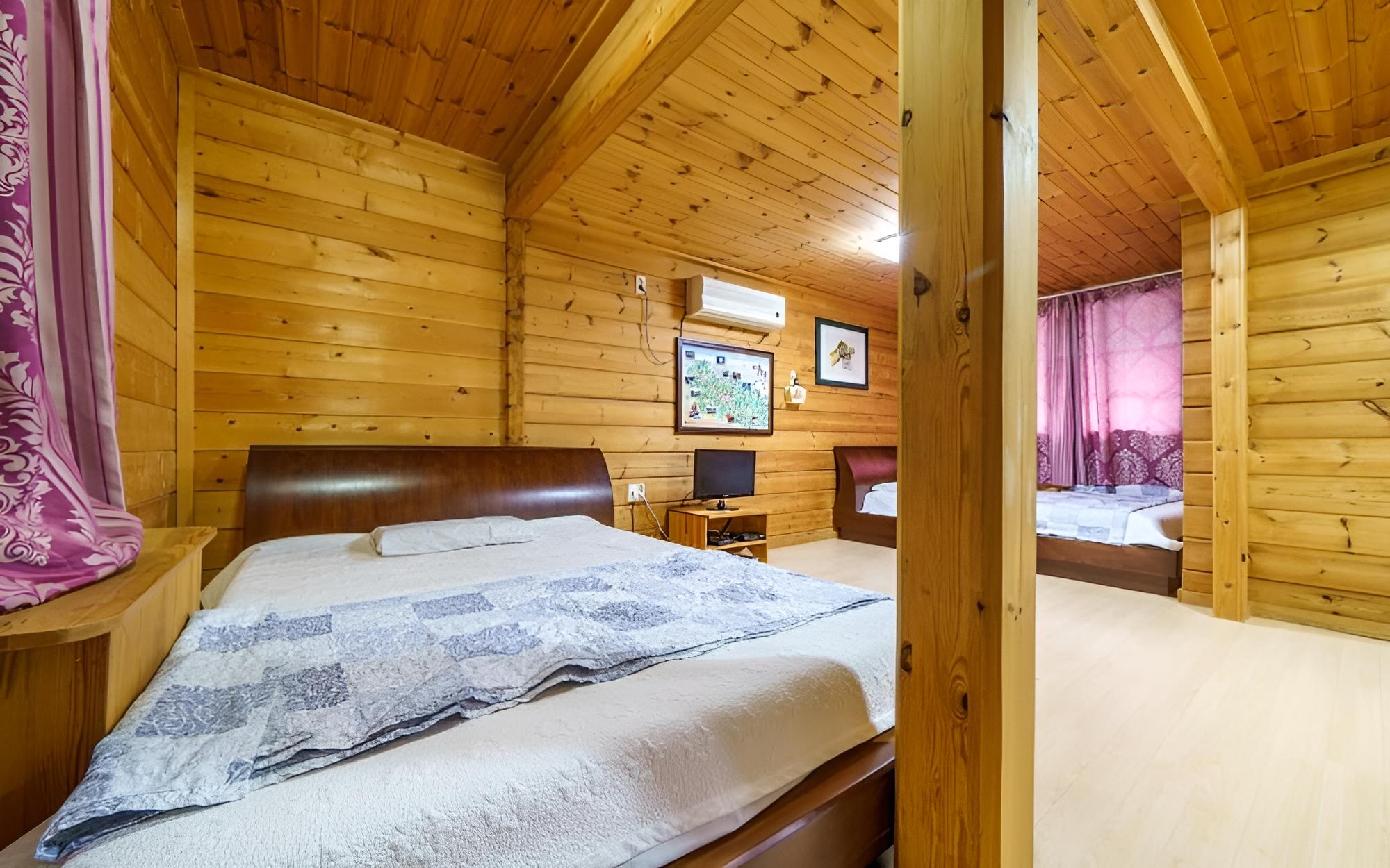 Youngwol Your Castle Bed and Breakfast