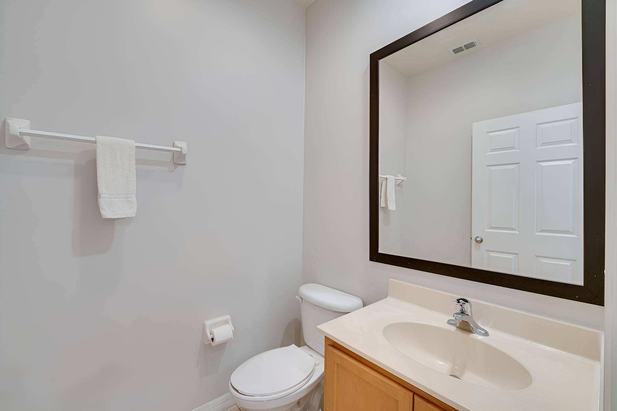 Kissimmee Townhome w/ Lanai: 4 Mi to Disney World!