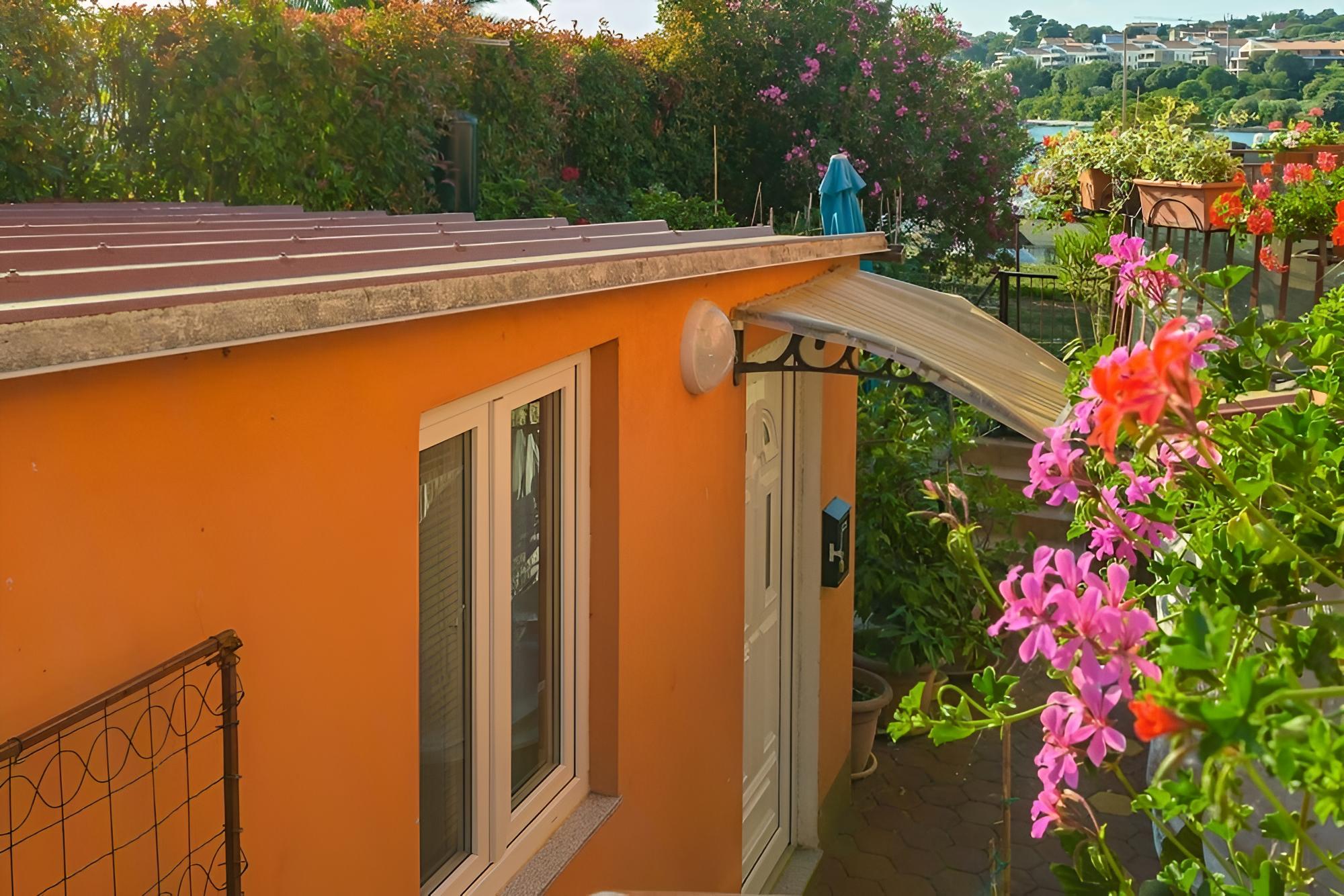 Orange - Garden Terrace - SA1 view 5