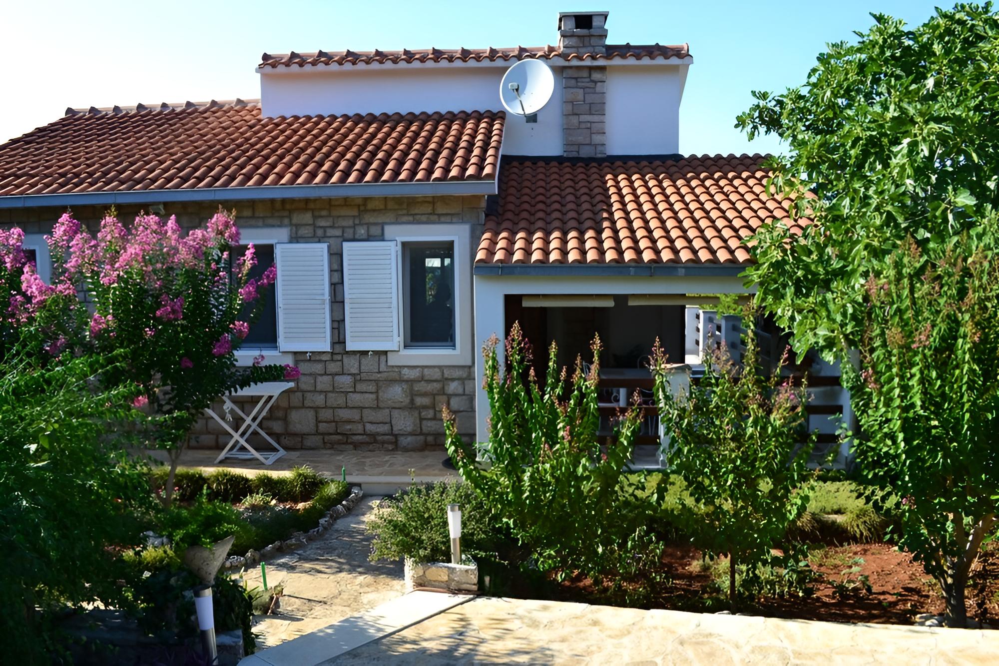 Maja - 50 m From Beach - A1