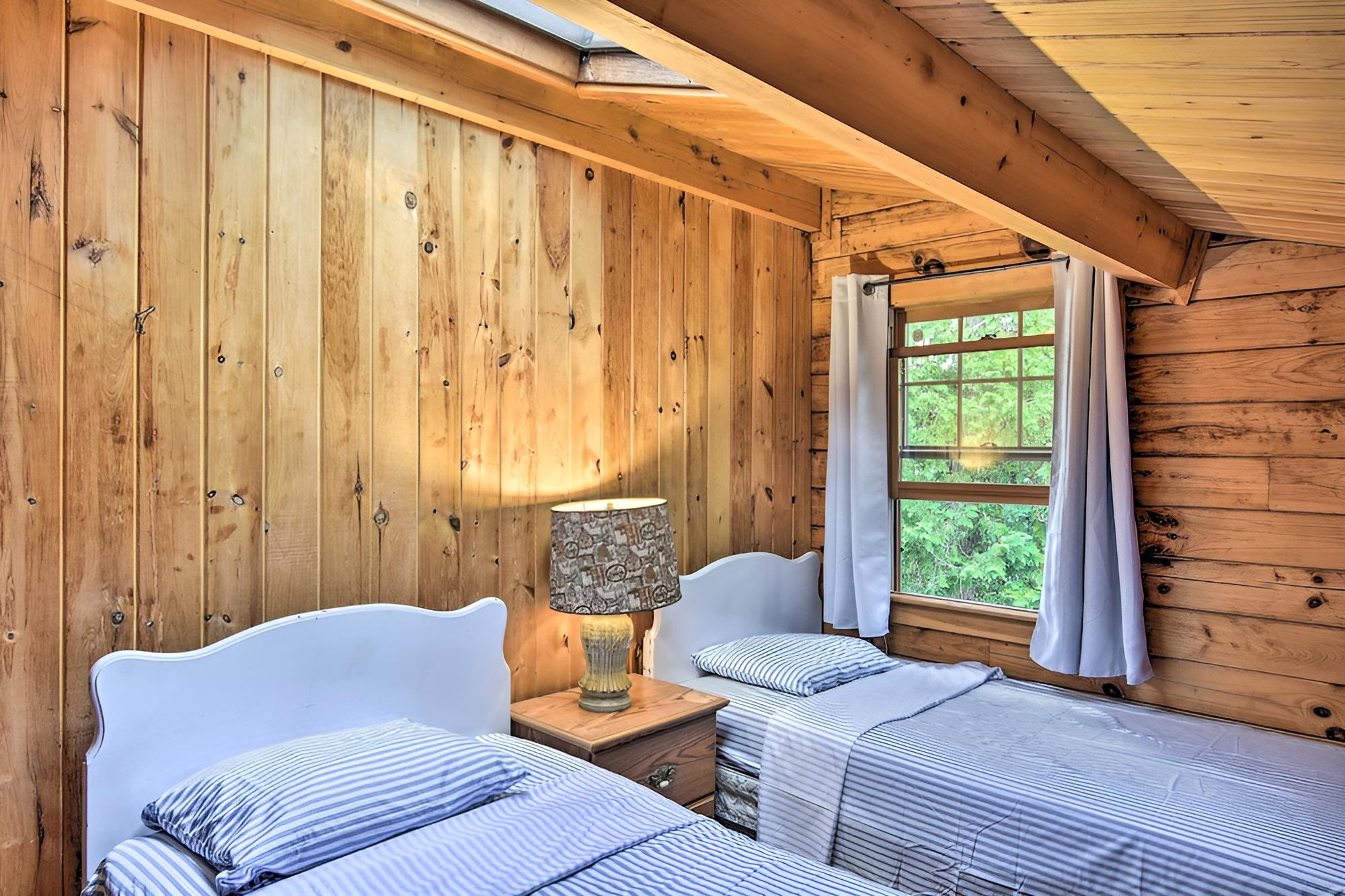 Lakeside Livin: Cozy Cabin Steps to Sebec Lake!