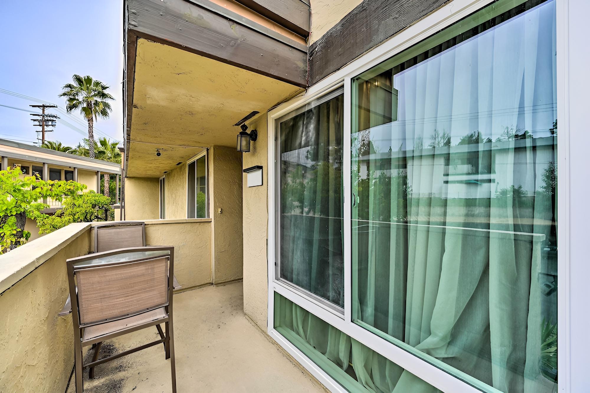El Cajon Condo: 18 Mi to Downtown San Diego!