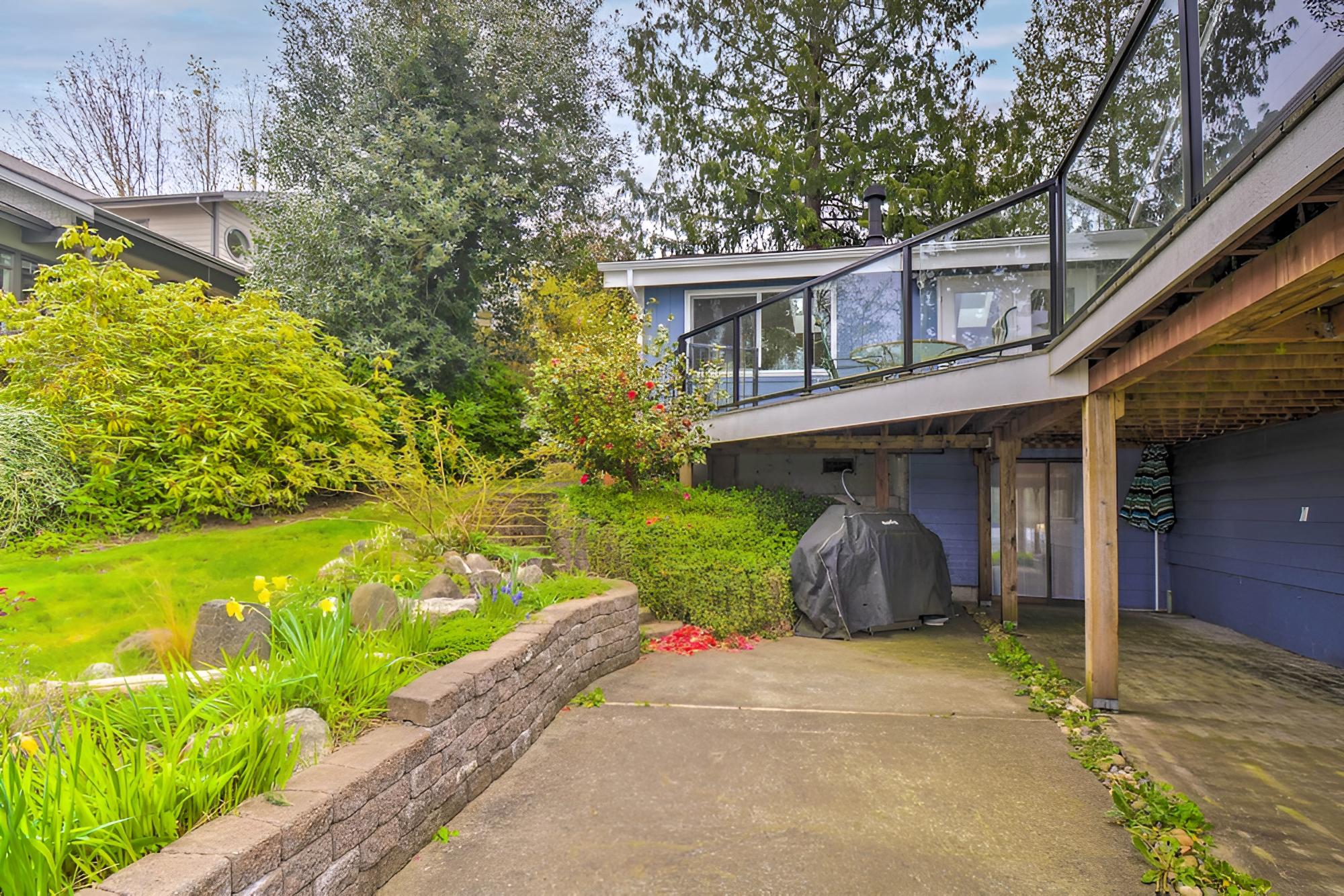Renovated Kingston Home: Game Room & Deck!