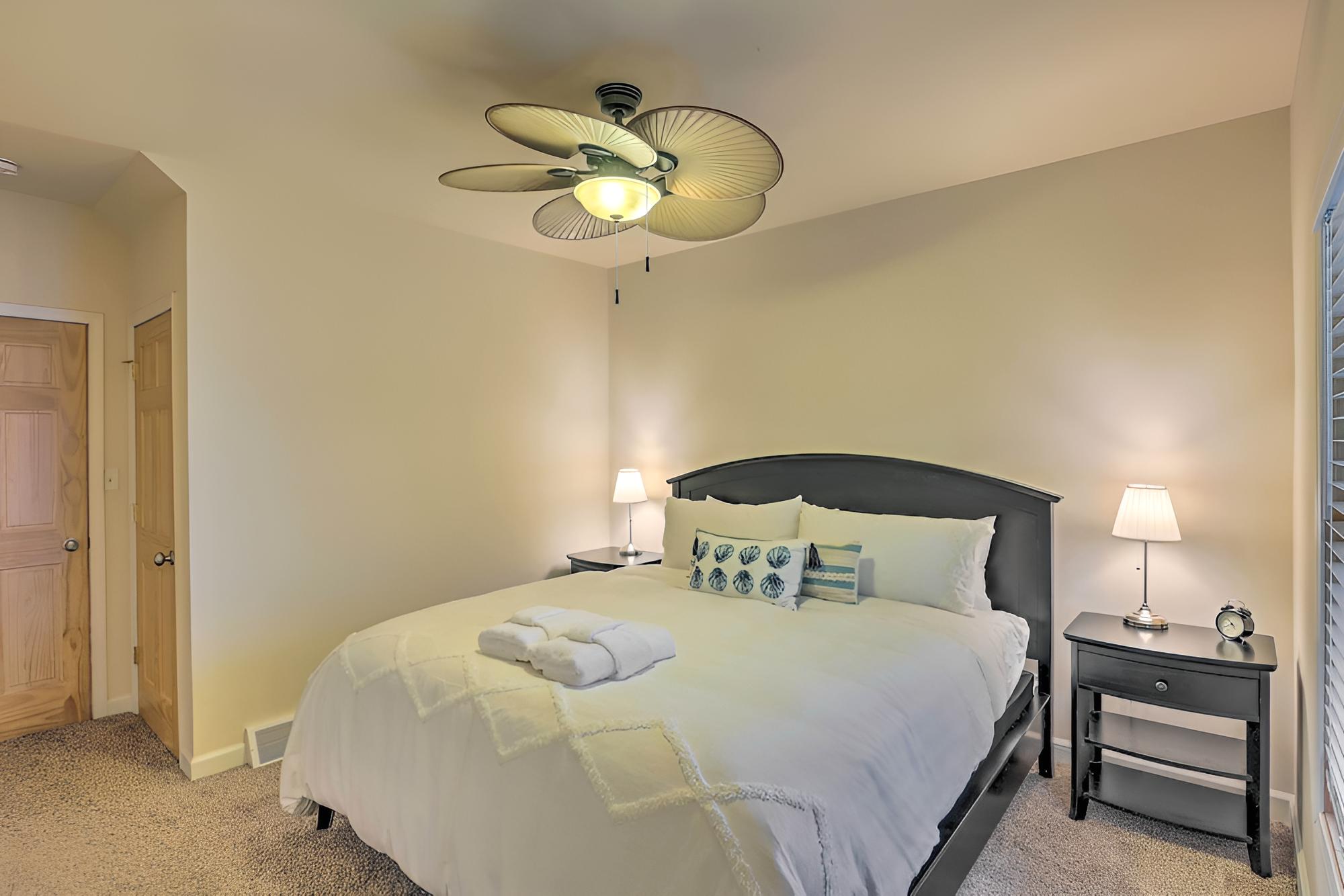 Renovated Lake Geneva Home Near Dtwn + Beach!