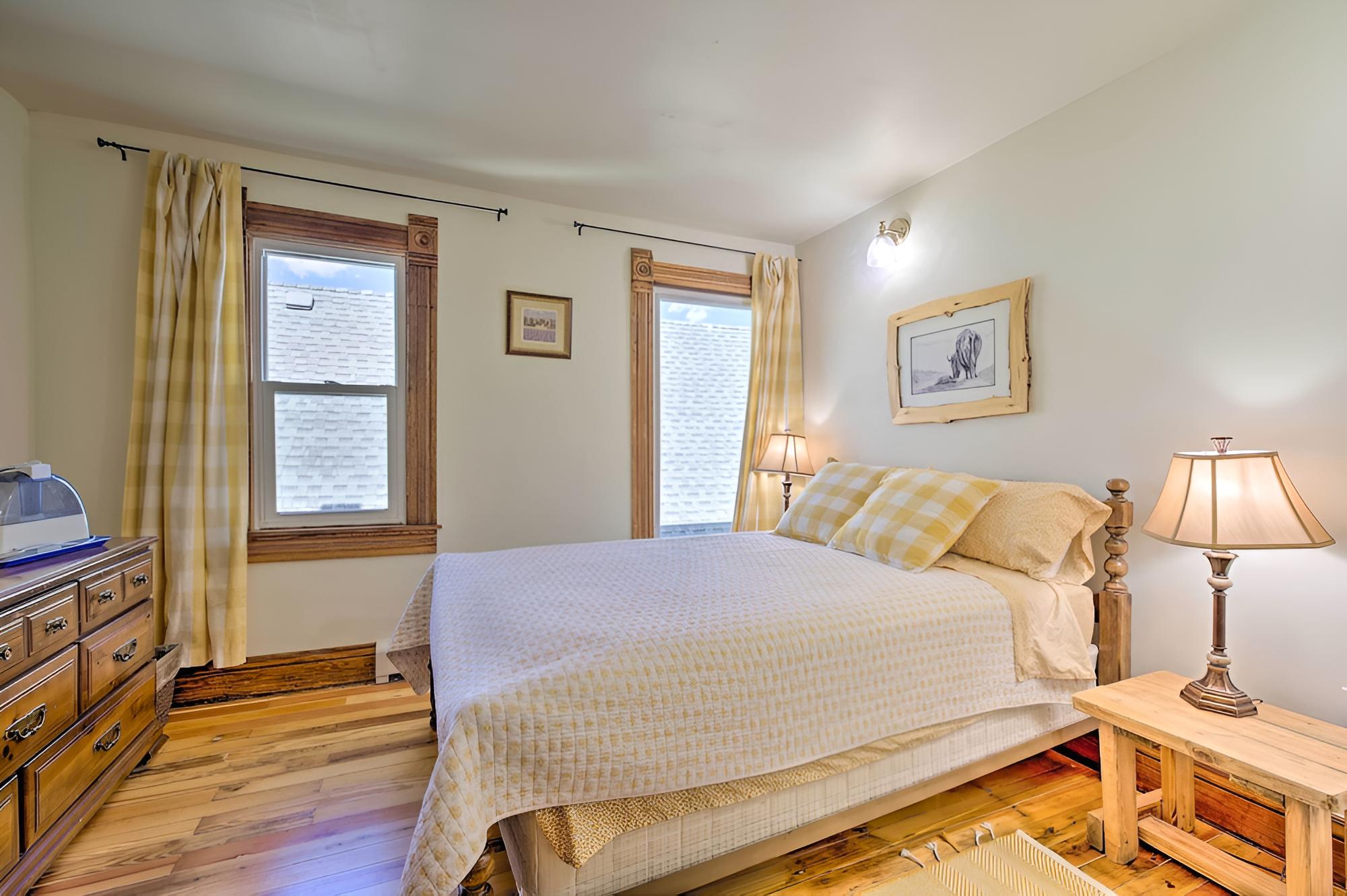 Historic Victorian Home in Downtown Idaho Springs!