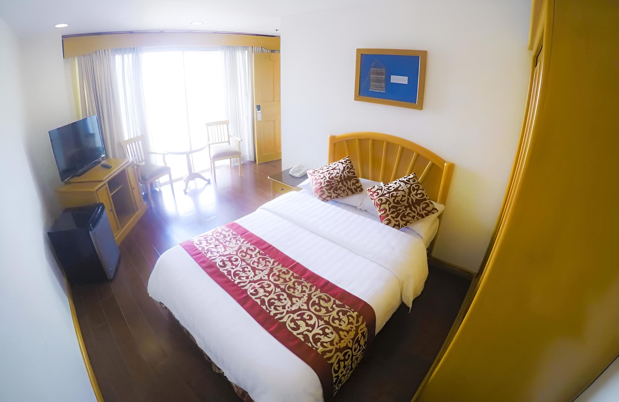 Pines View Hotel