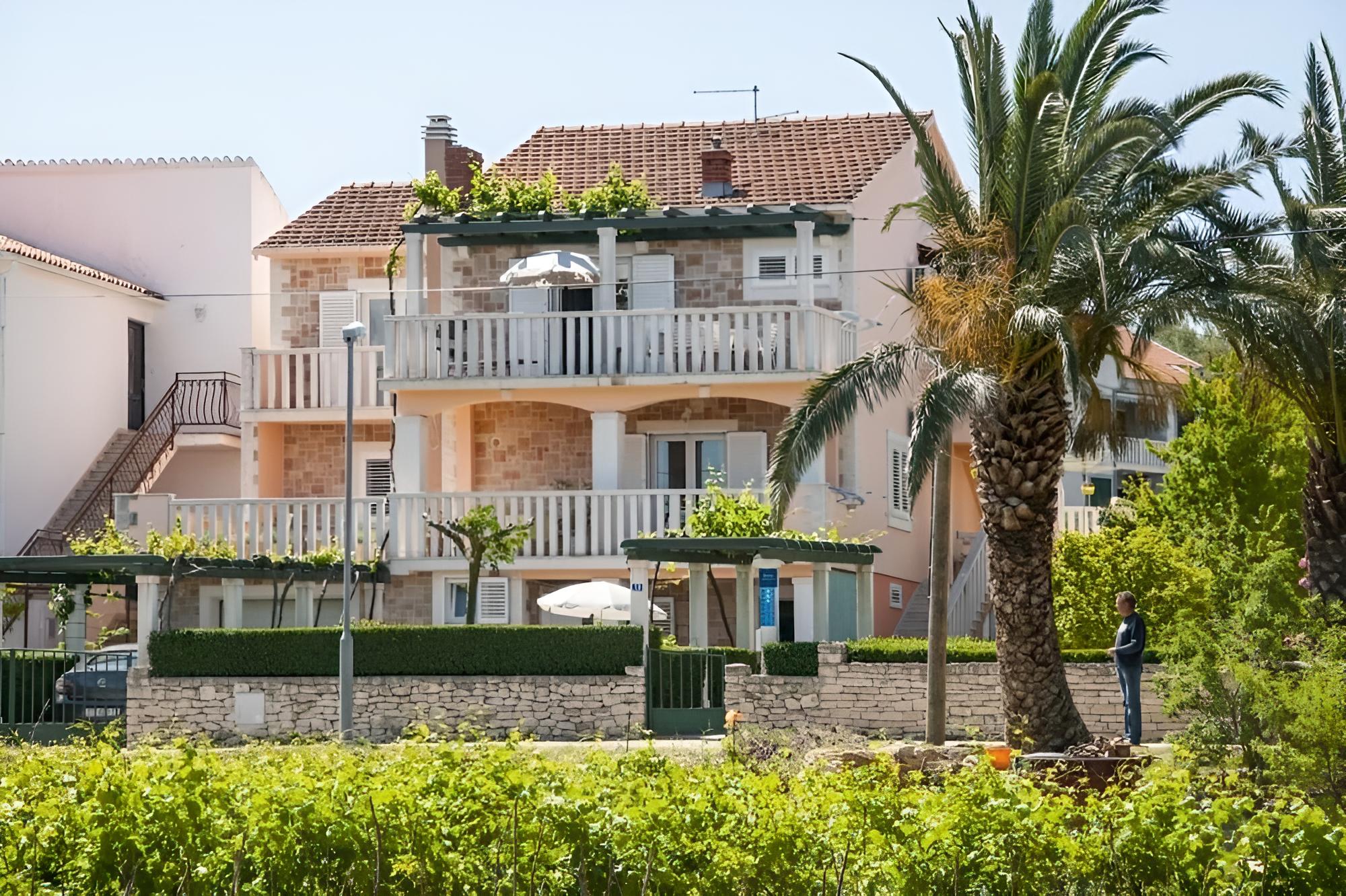 Ves - Next to the sea - A2