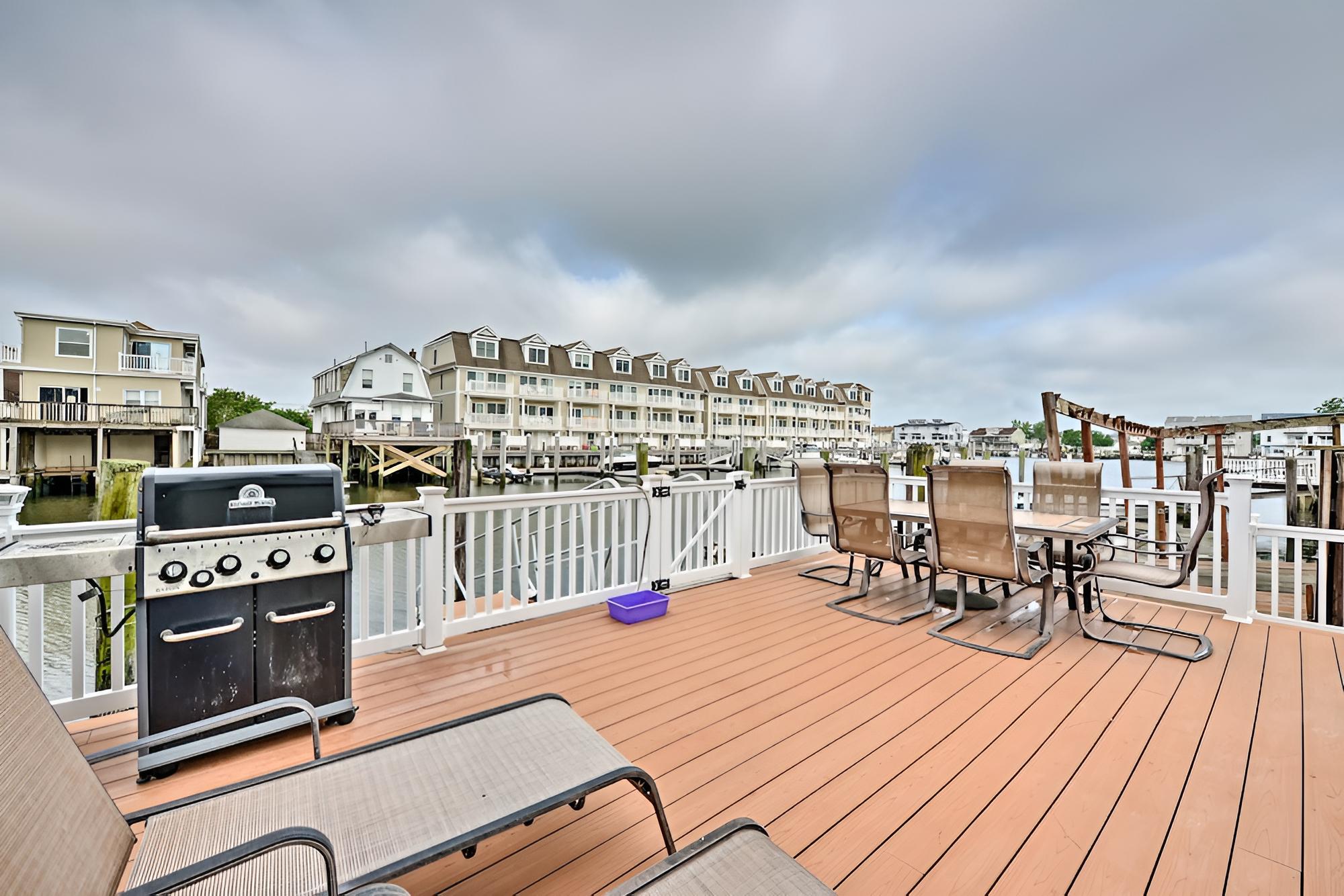Home W/water Views, 1 Mi to Boardwalk/casinos photo 3