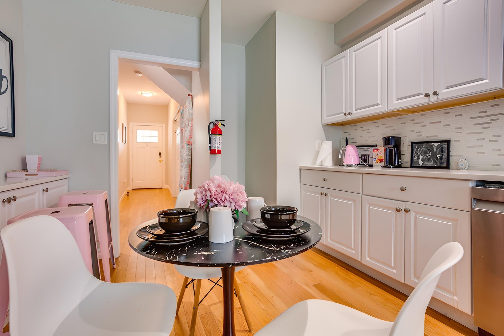 Vibrant East Orange Townhome Near Red Bull Arena!