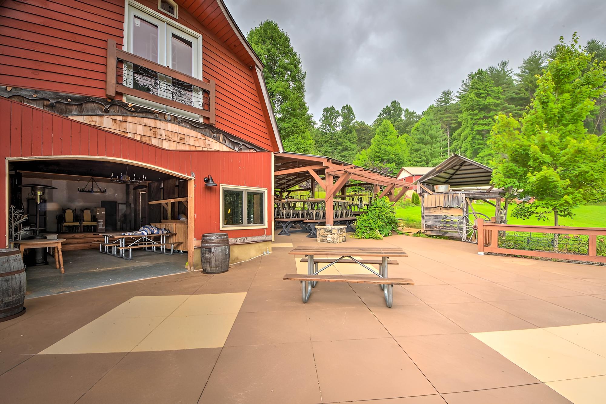 Smoky Mountain Home on 20-acre Lot w/ Poker Room!