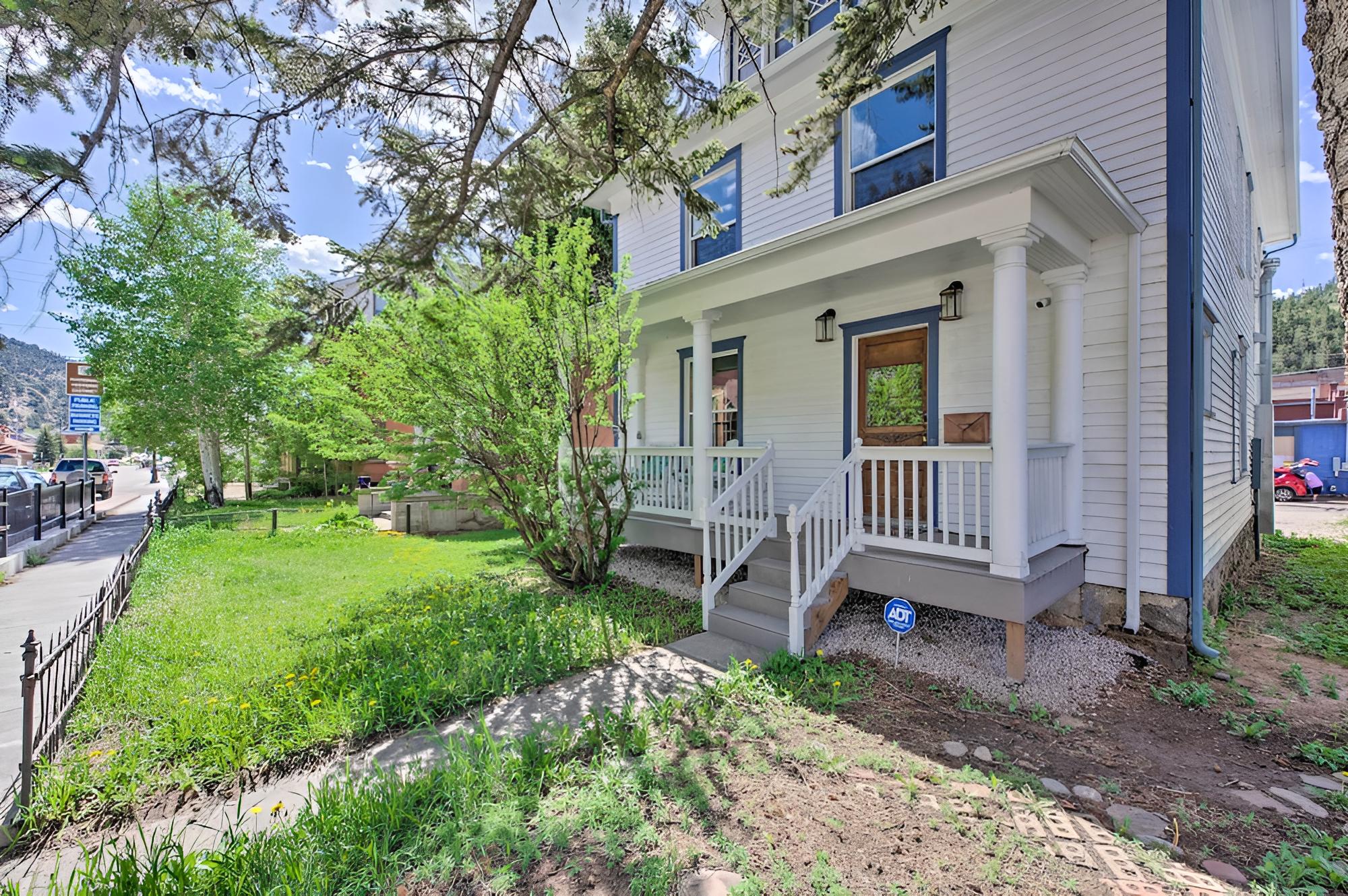 Historic Victorian Home in Downtown Idaho Springs!