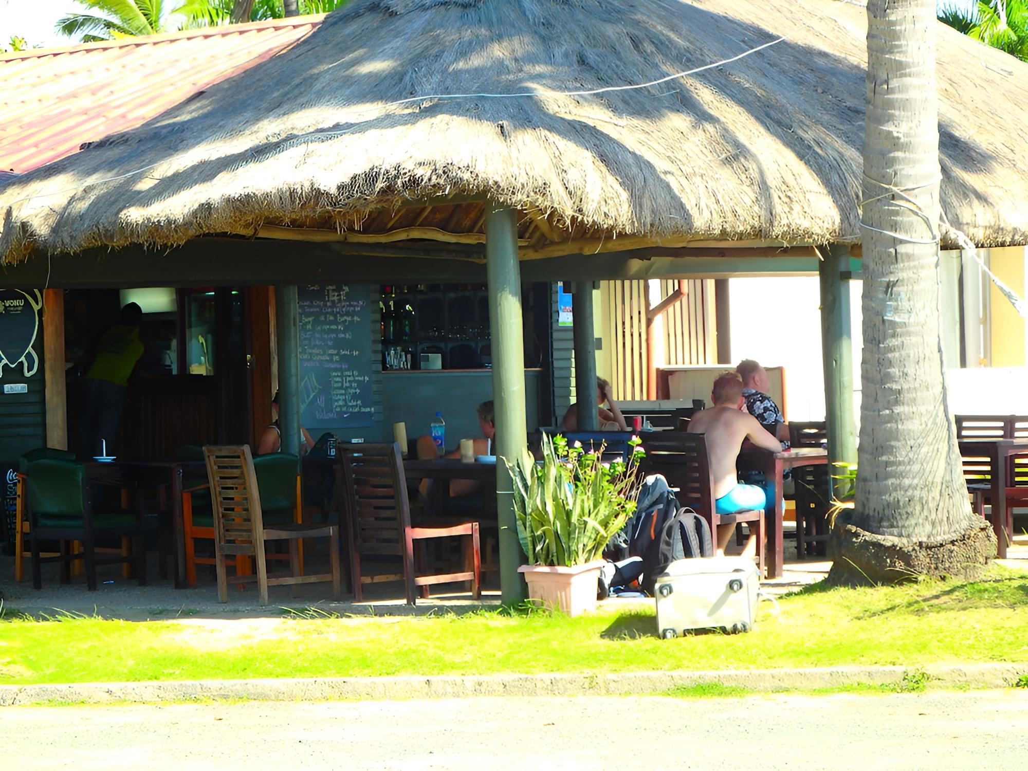 Travellers Beach Resort - Hostel