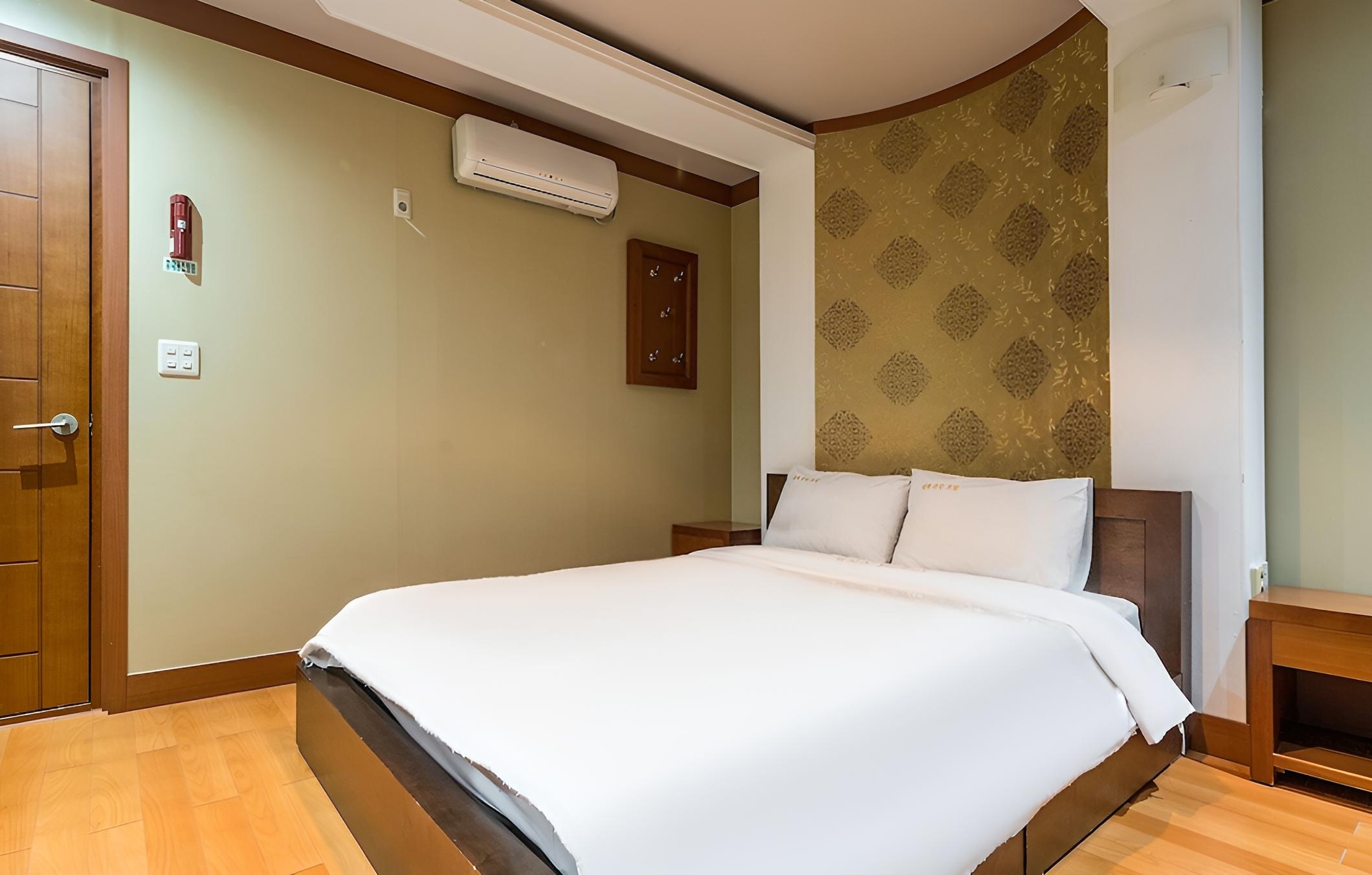Taebaek Tourist Hotel