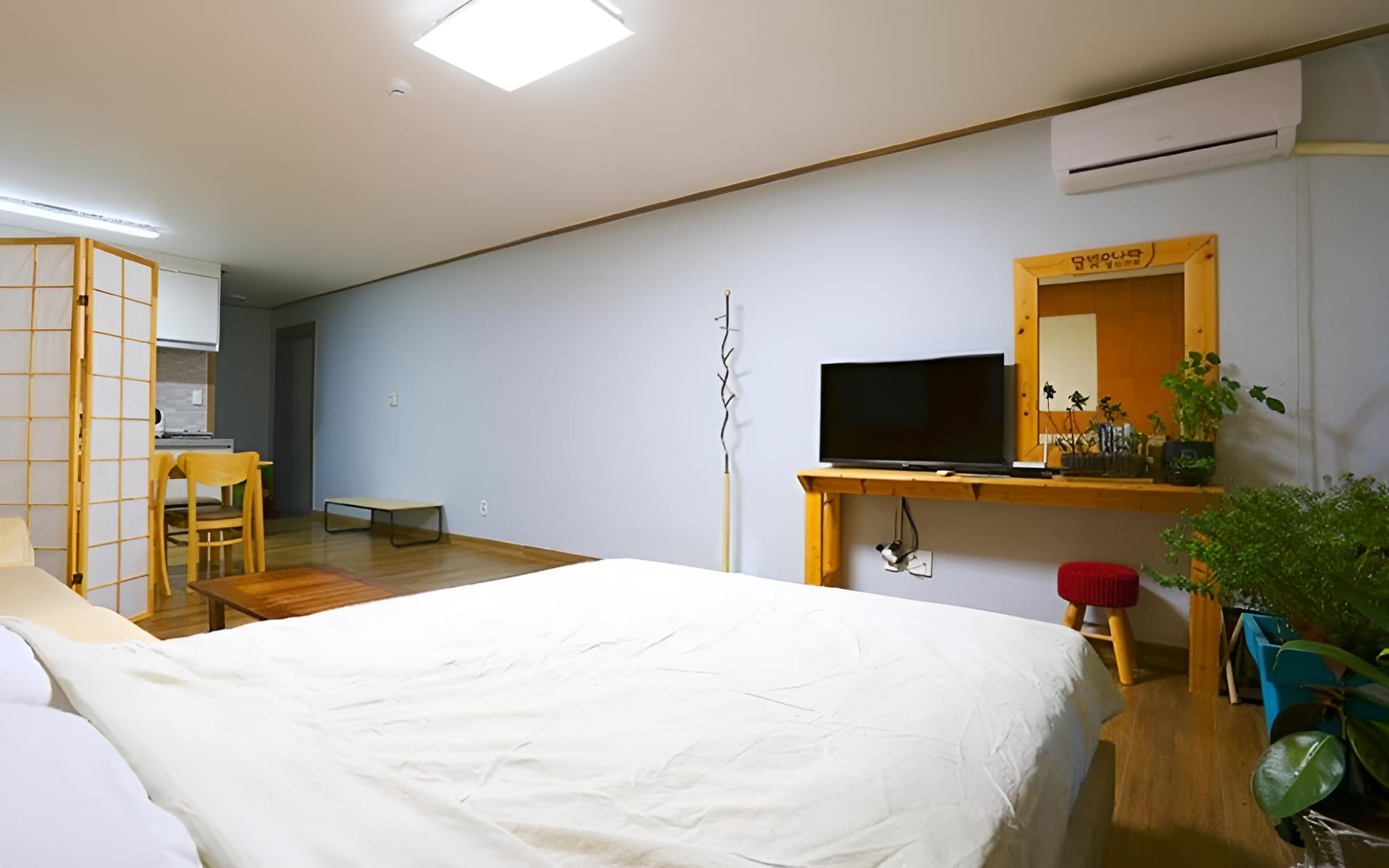 Hongcheon Dalbit Sonata Pension