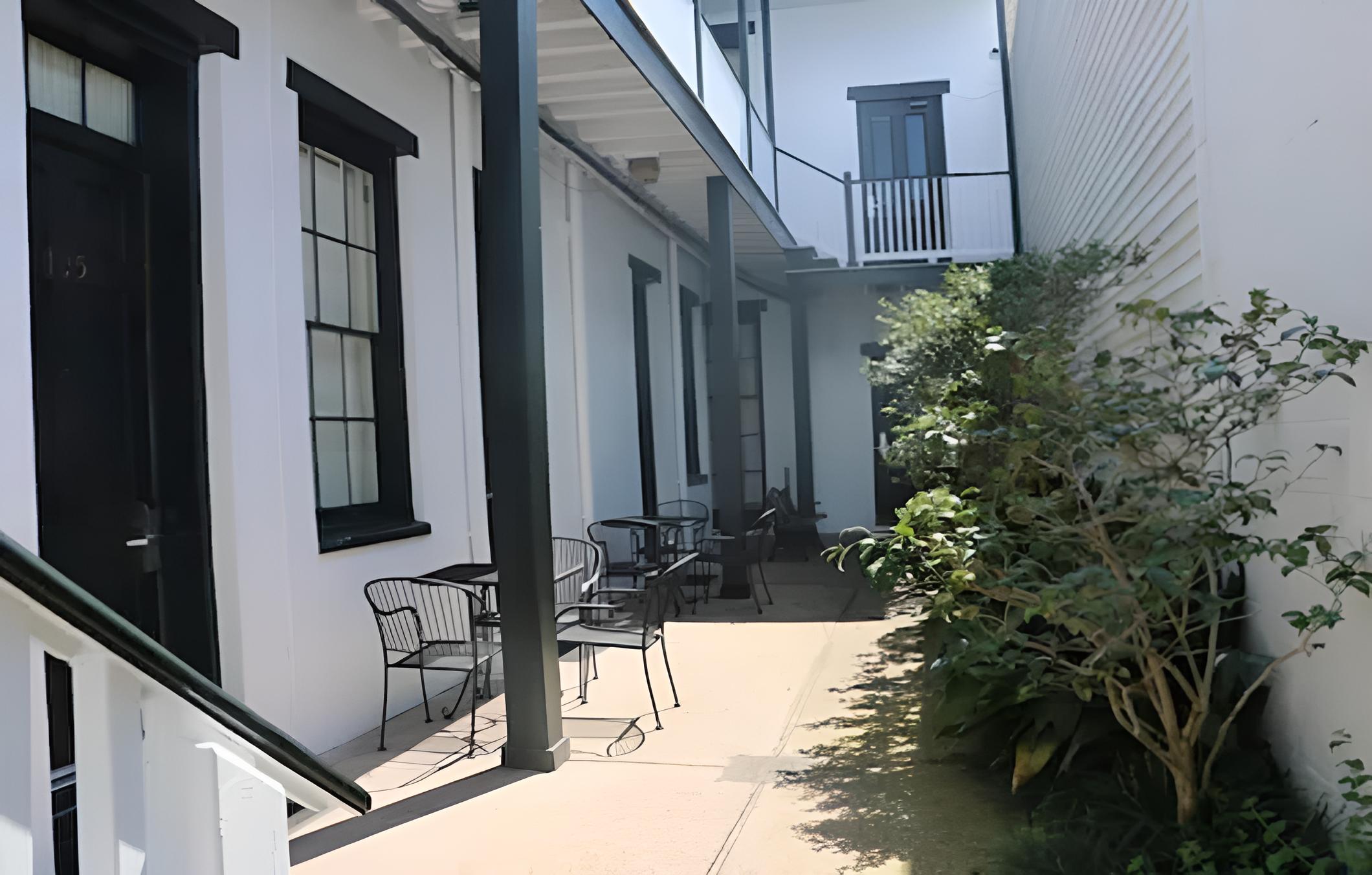 New Orleans Vacations - Prytania Park Hotel - Property Image 3