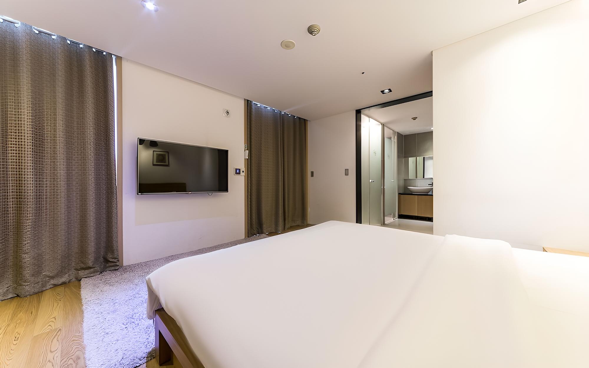 Incheon Ali Suite Hotel