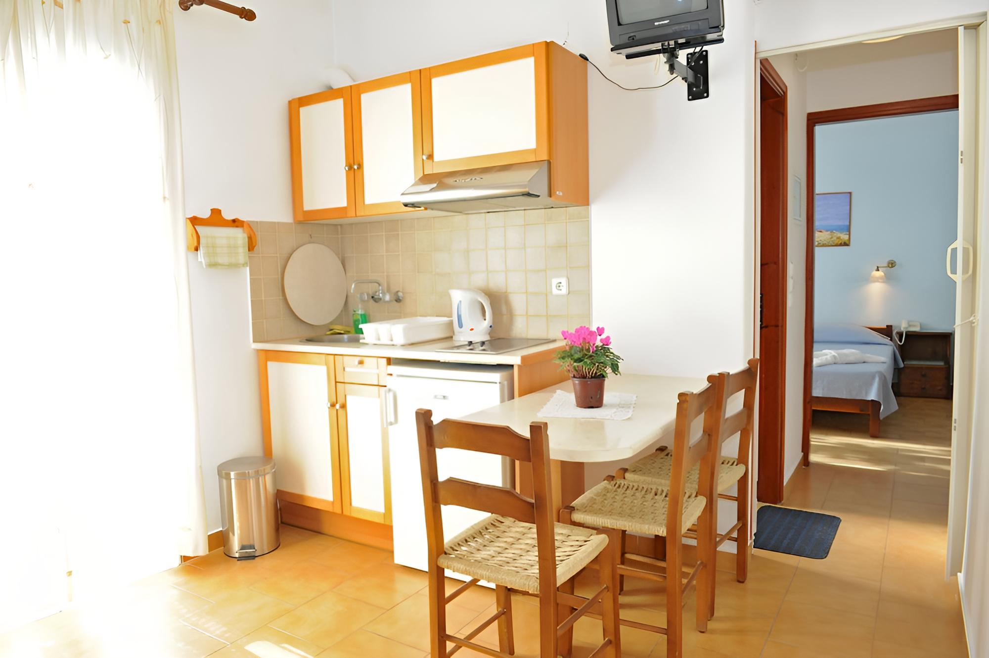 Tilemachos Rooms & Studios