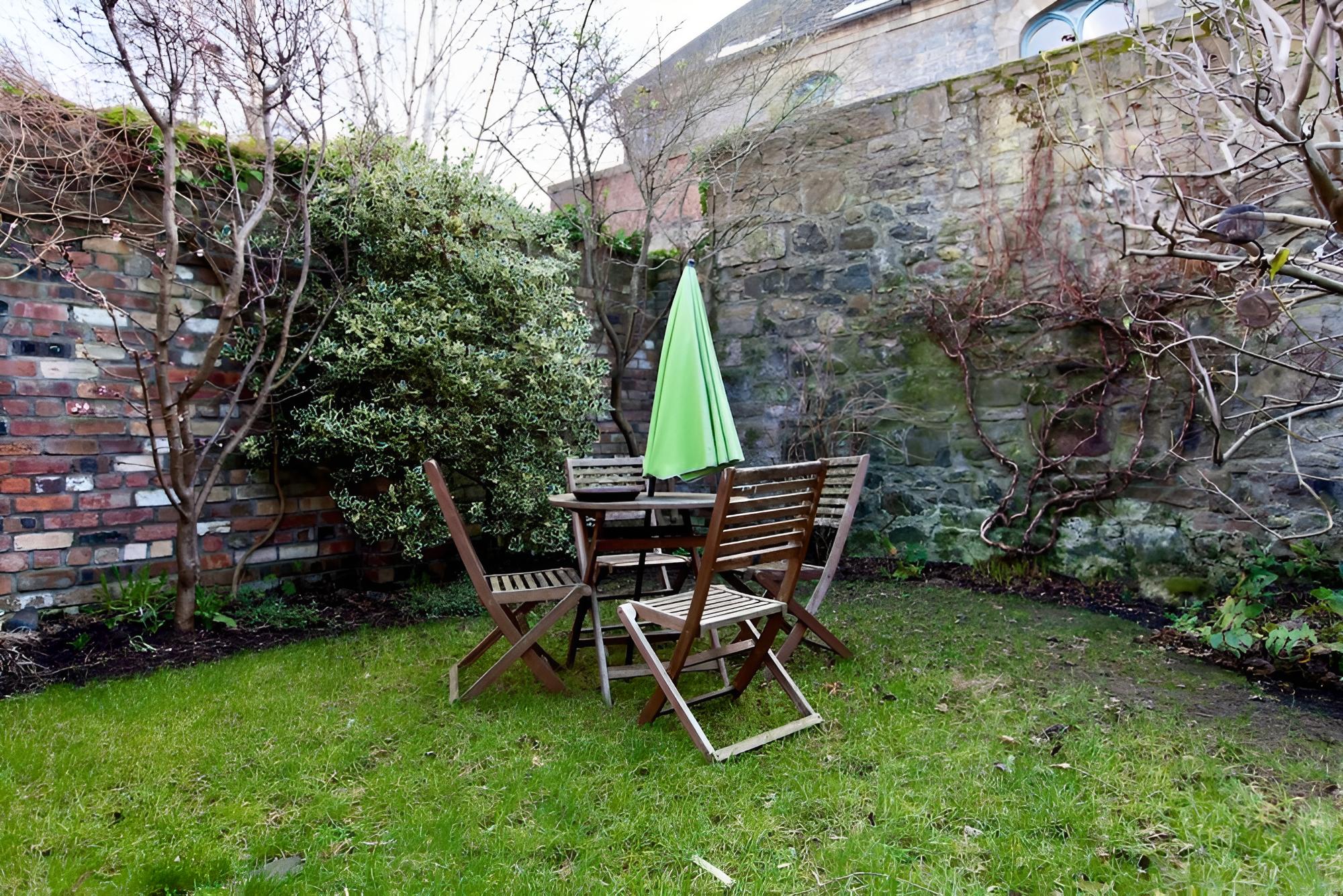 Gorgeous Home in Vibrant Leith view 4