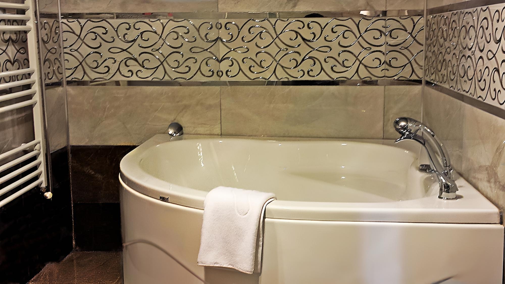 Dedeli Deluxe Hotel