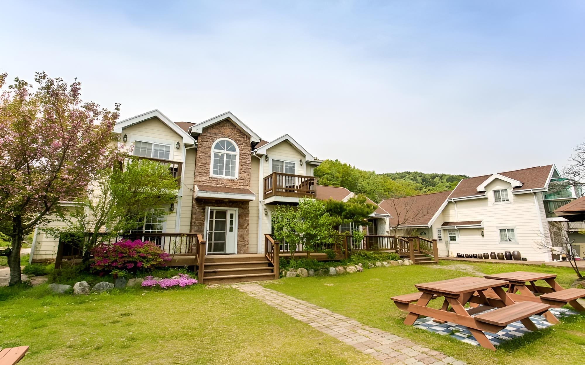 Gongju Jakeun Shimteo Pension
