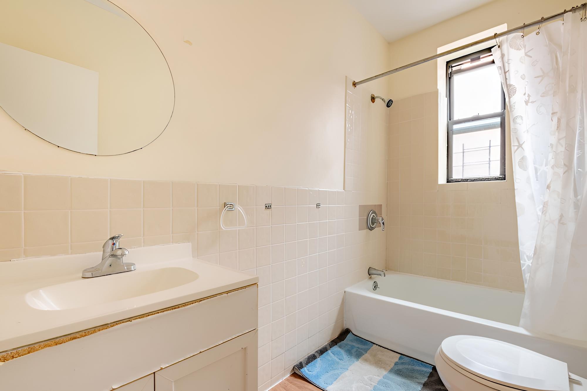 Furnished Guest Rooms at Montgomery St
