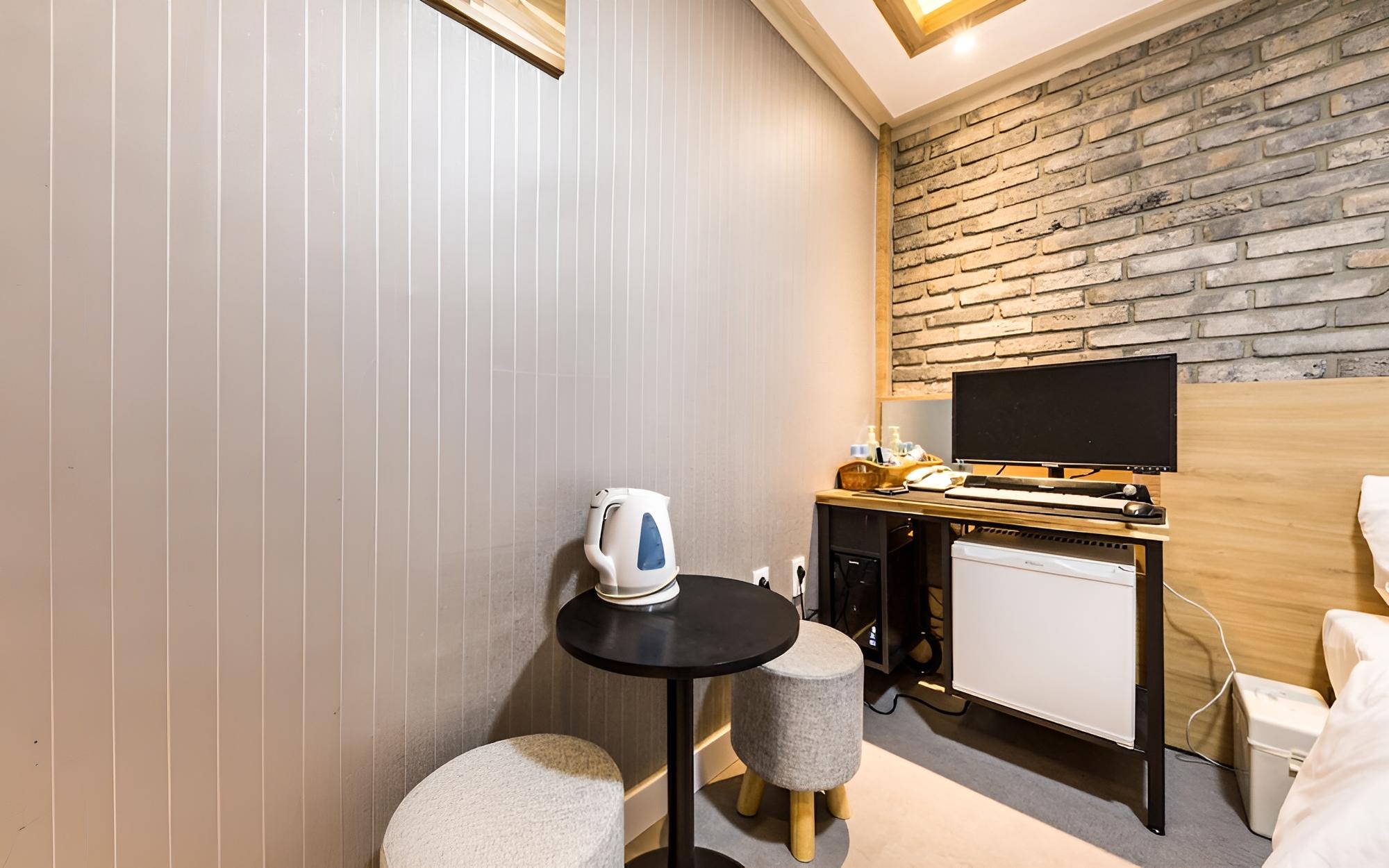 Yongsan Sharp Hotel