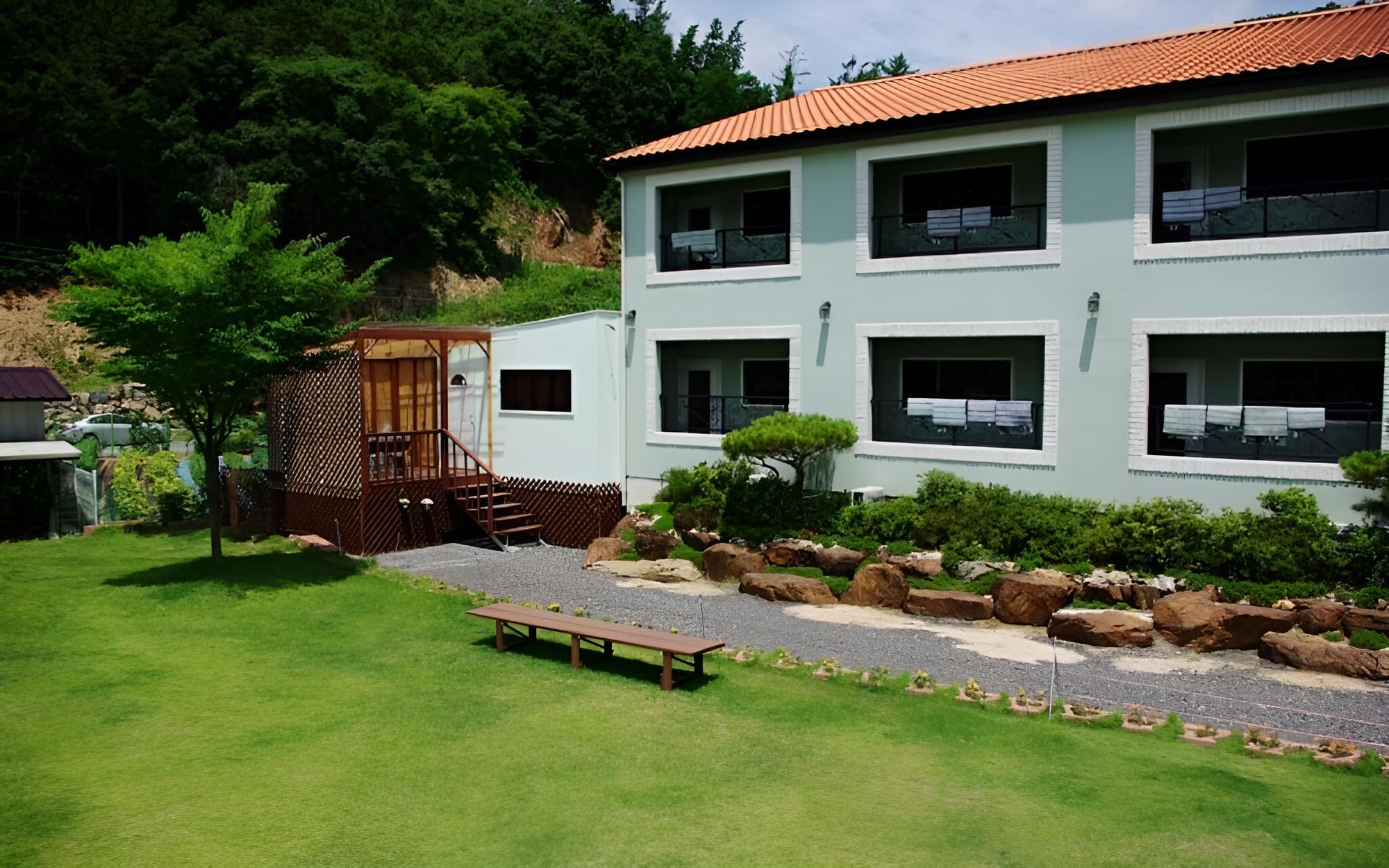 Geumsan Painting Pension