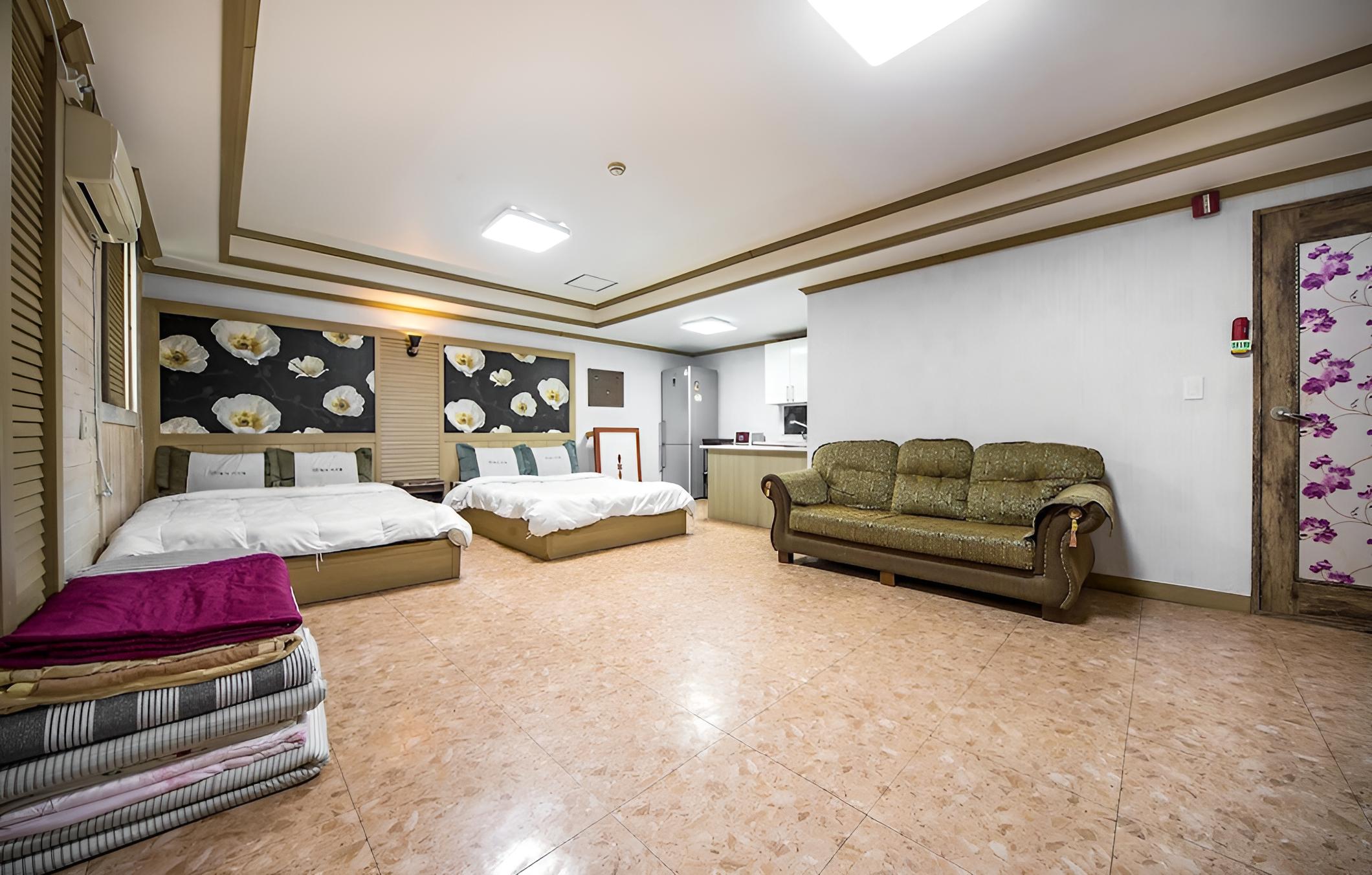 Buan Gyeokpo Chaeseok Resotel Oakville view 5